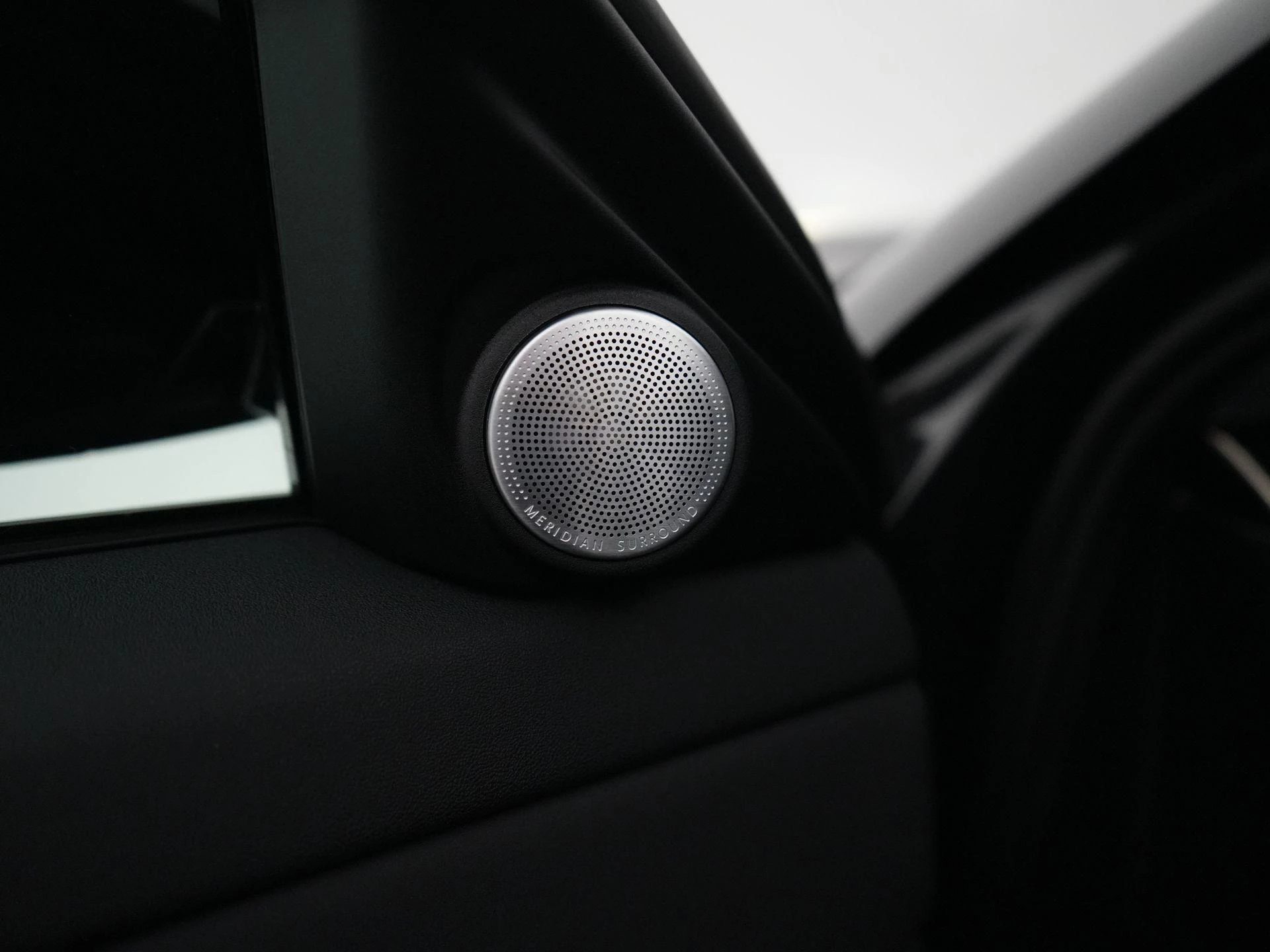 Land Rover-Range Rover Evoque-image-35