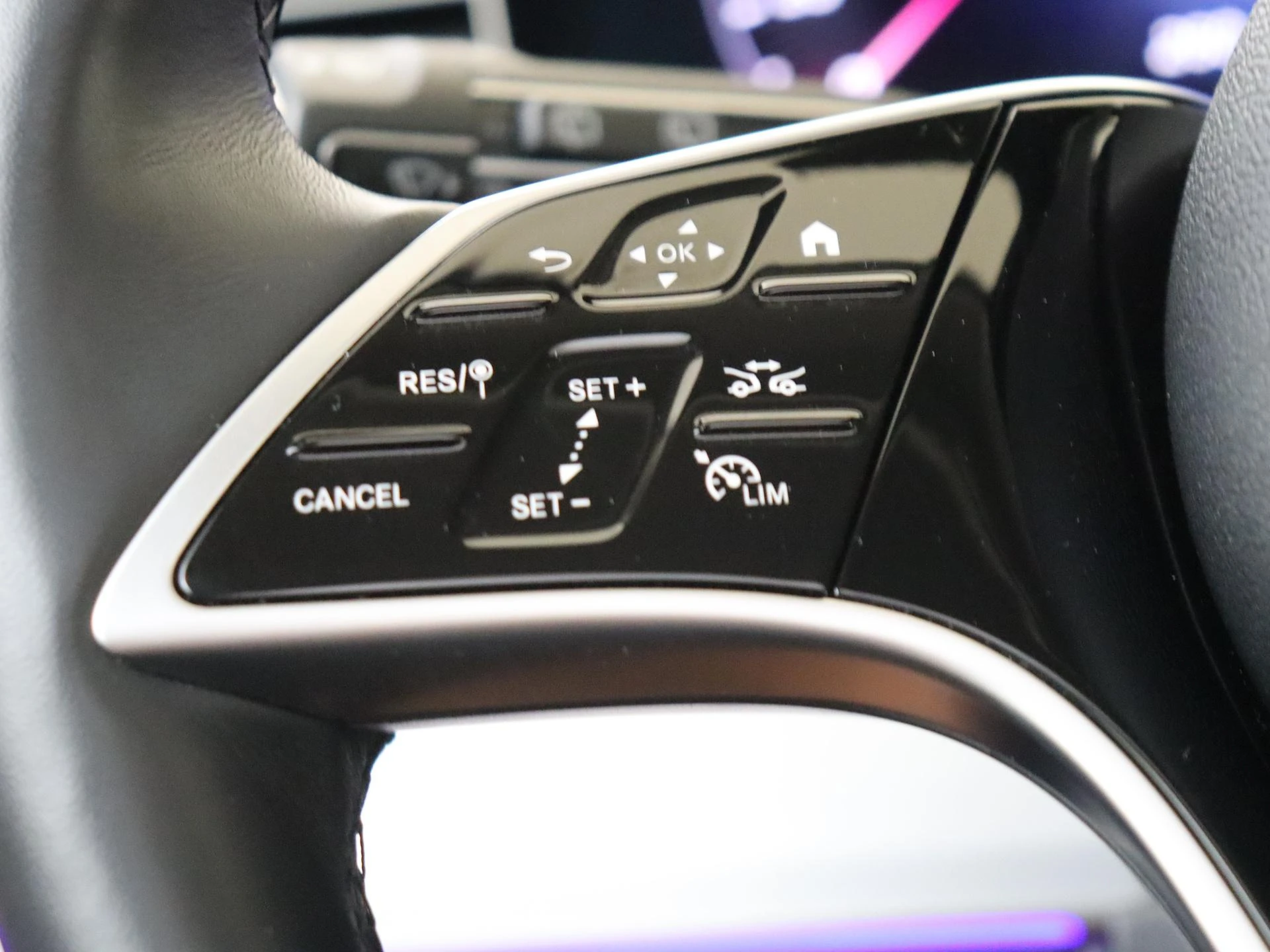 Mercedes-Benz-GLE-image-11