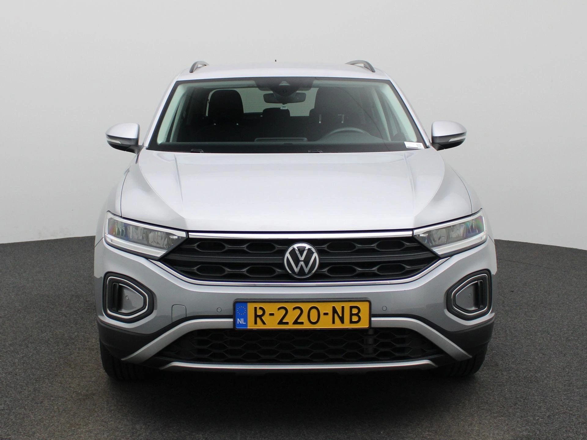 Volkswagen-T-Roc-image-2