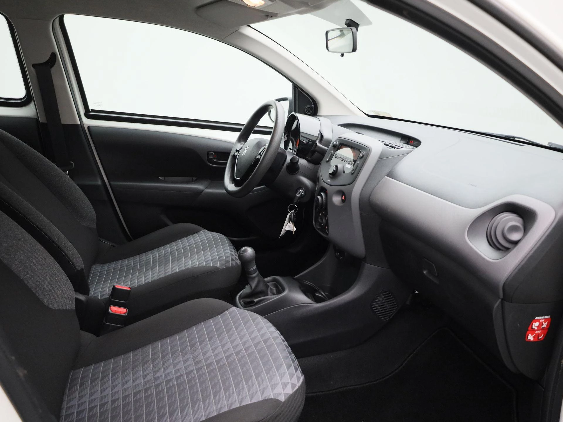 Peugeot-108-image-23