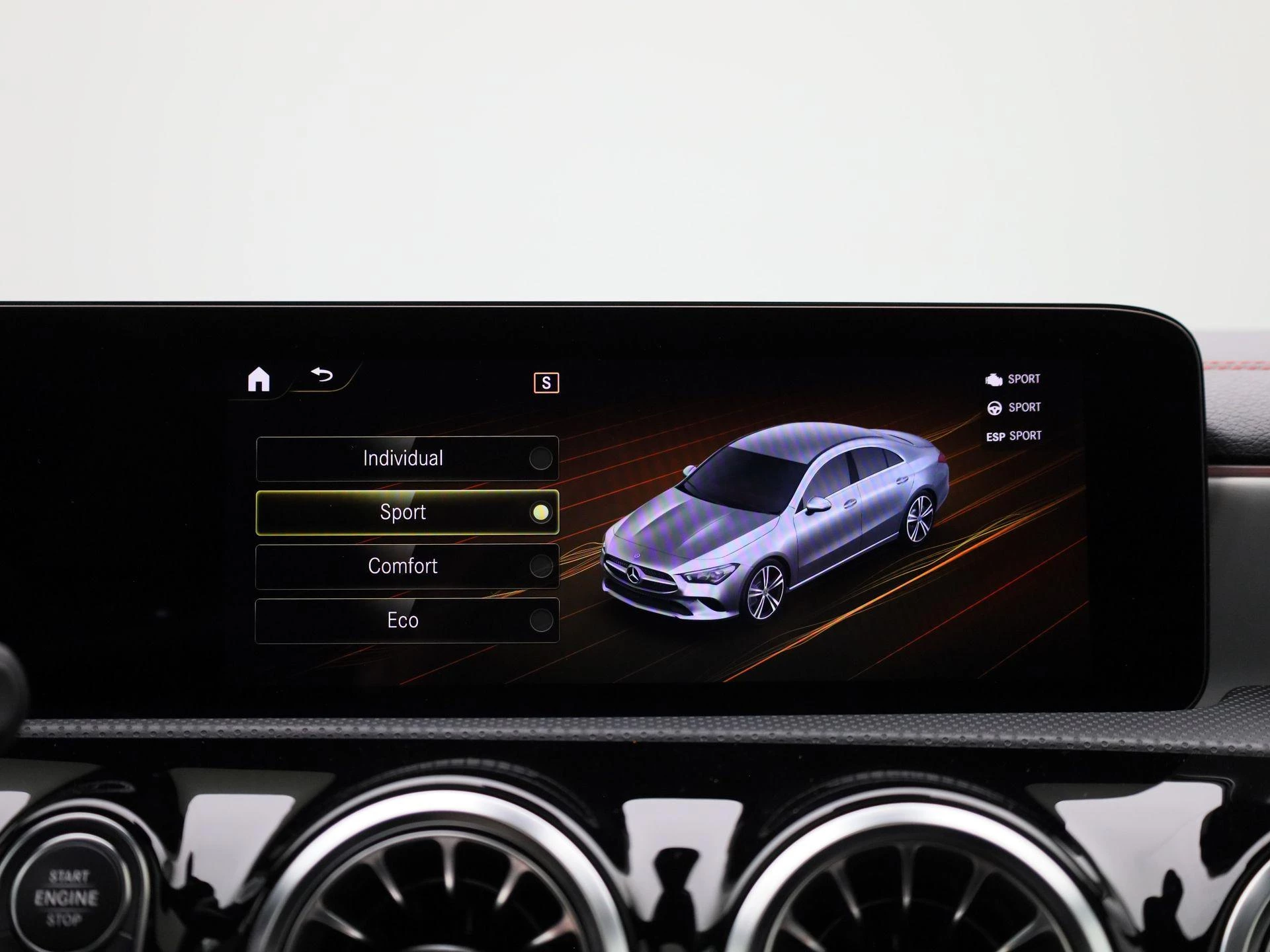 Mercedes-Benz-CLA-image-25