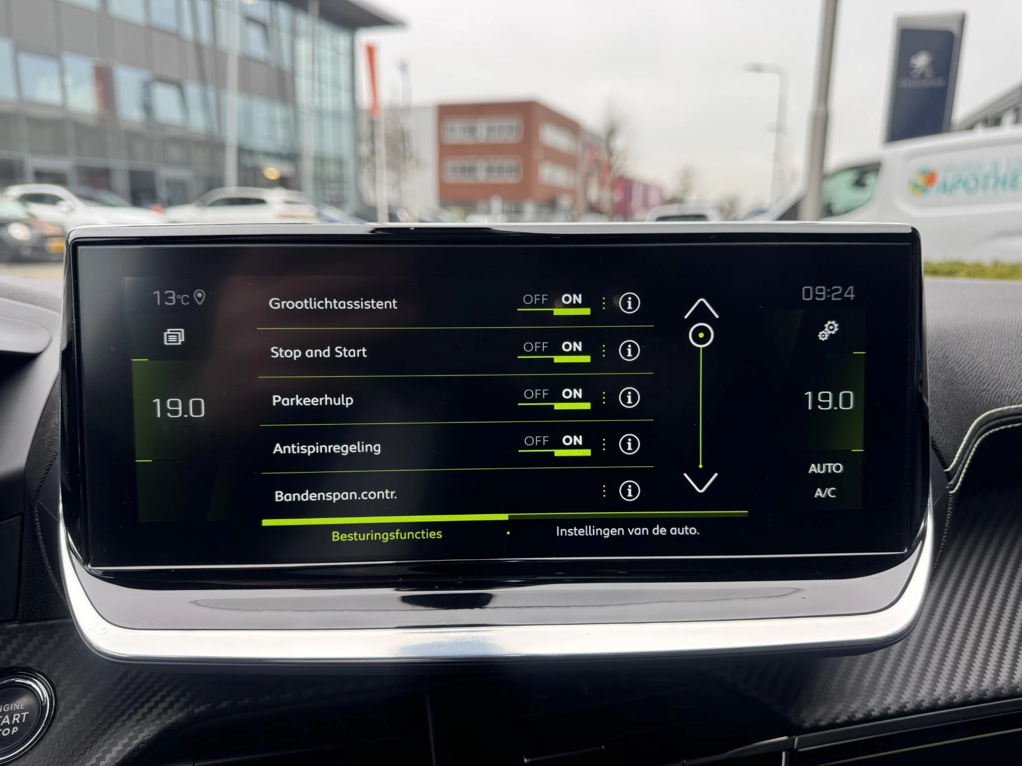 Peugeot-208-image-21