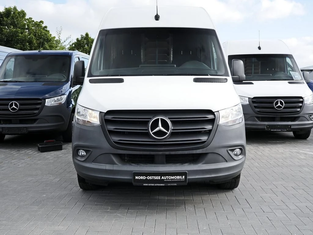 Mercedes-Benz-Sprinter 317-image-2