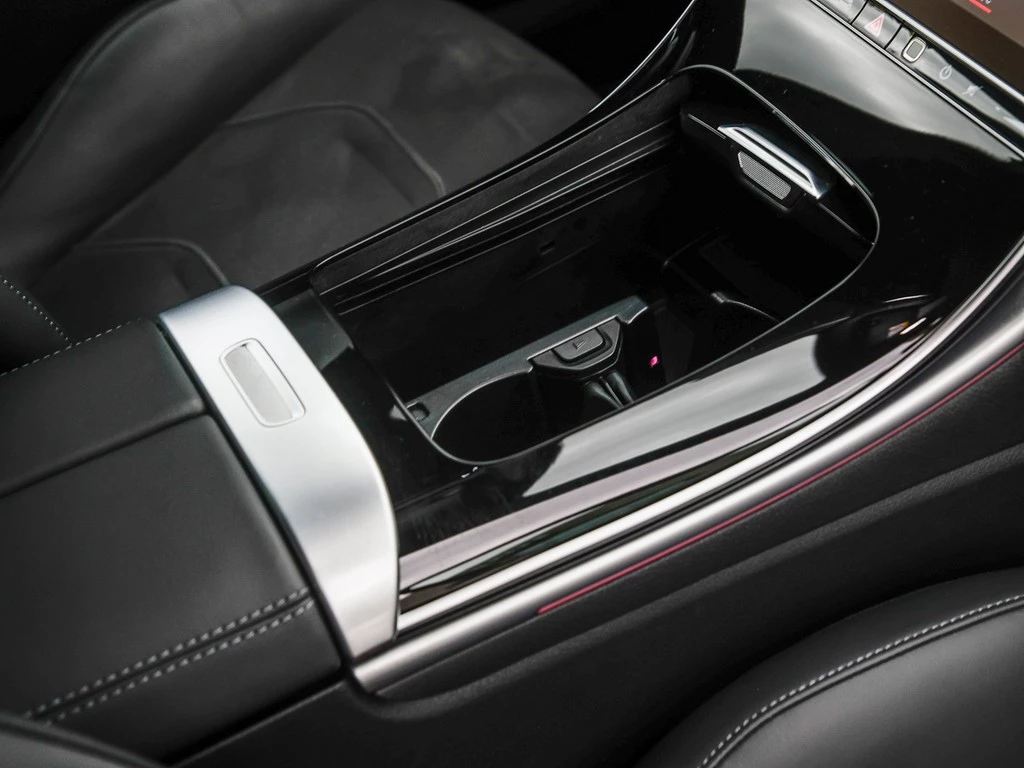 Mercedes-Benz C-Klasse 63 AMG T S E Performance Night HeadUp Panorama
