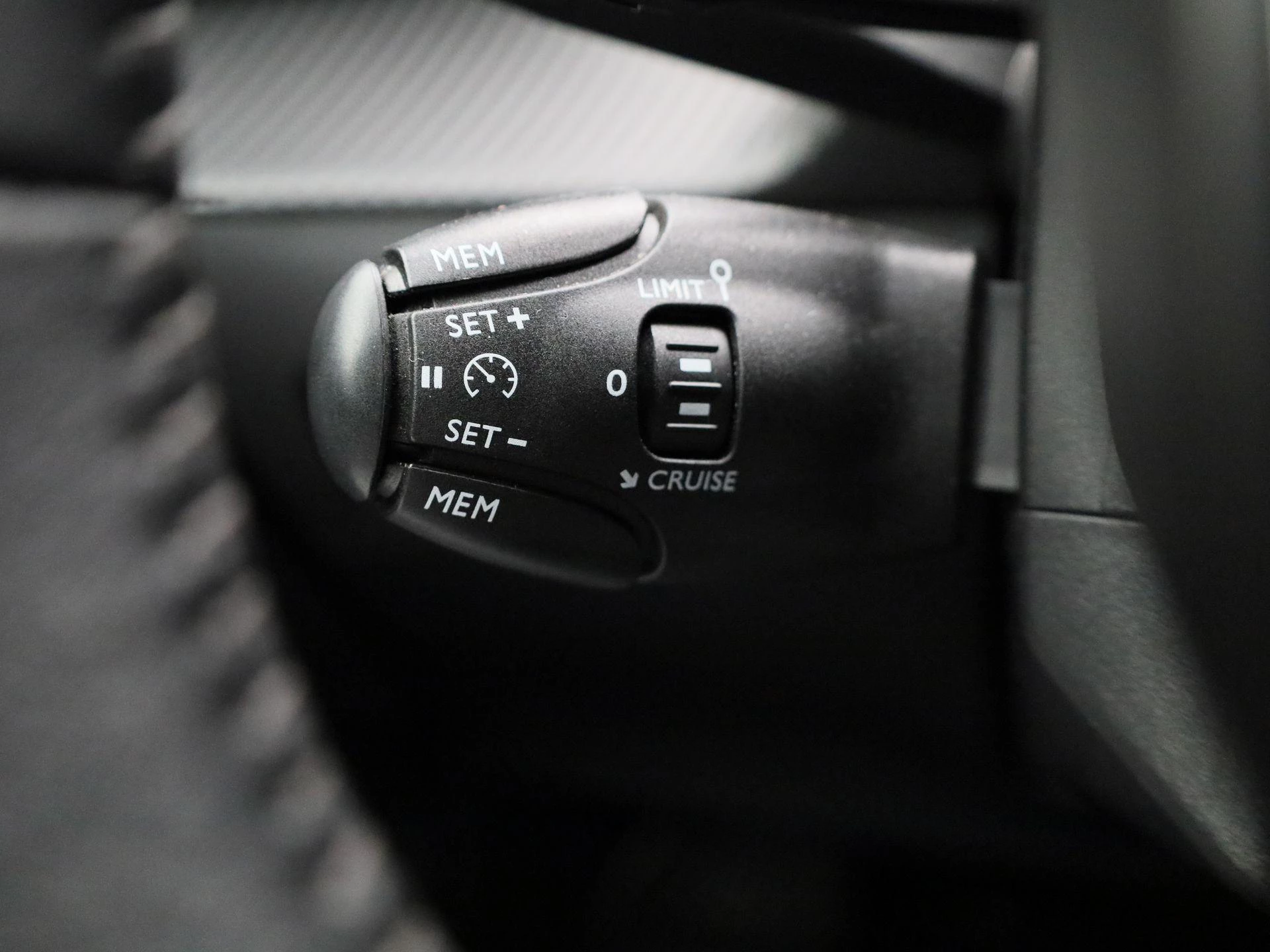 Peugeot-2008-image-23