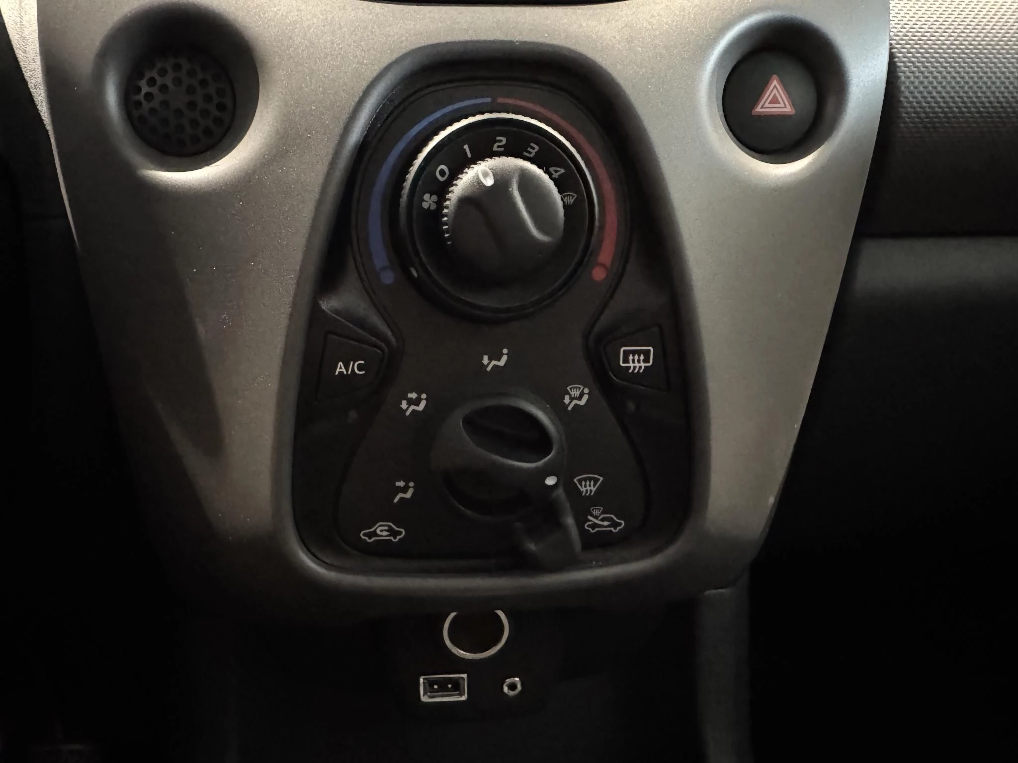 Peugeot-108-image-18