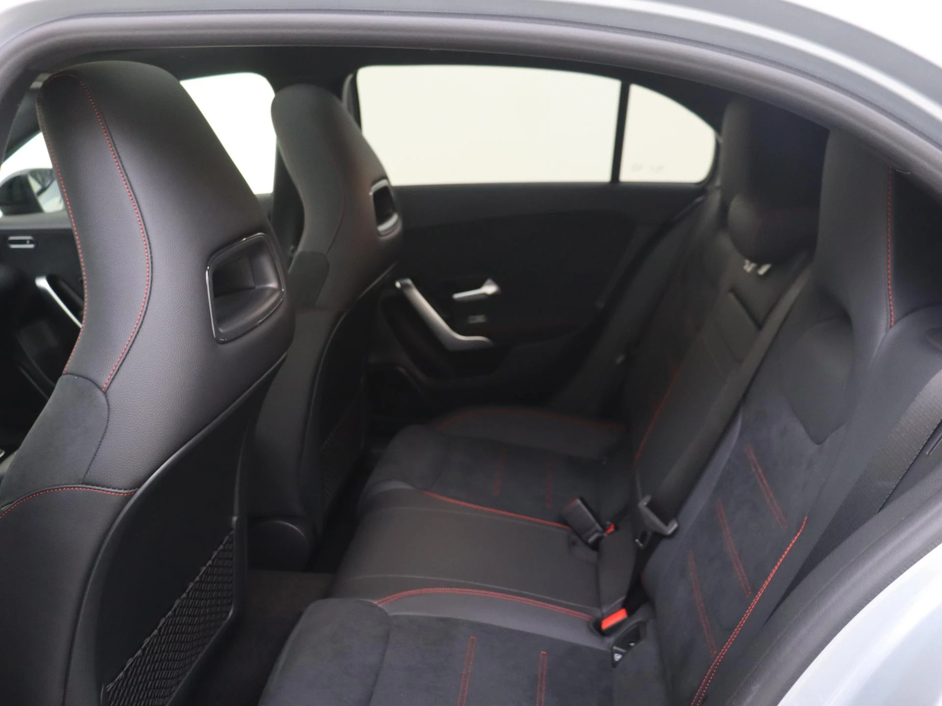 Mercedes-Benz-A-Klasse-image-11