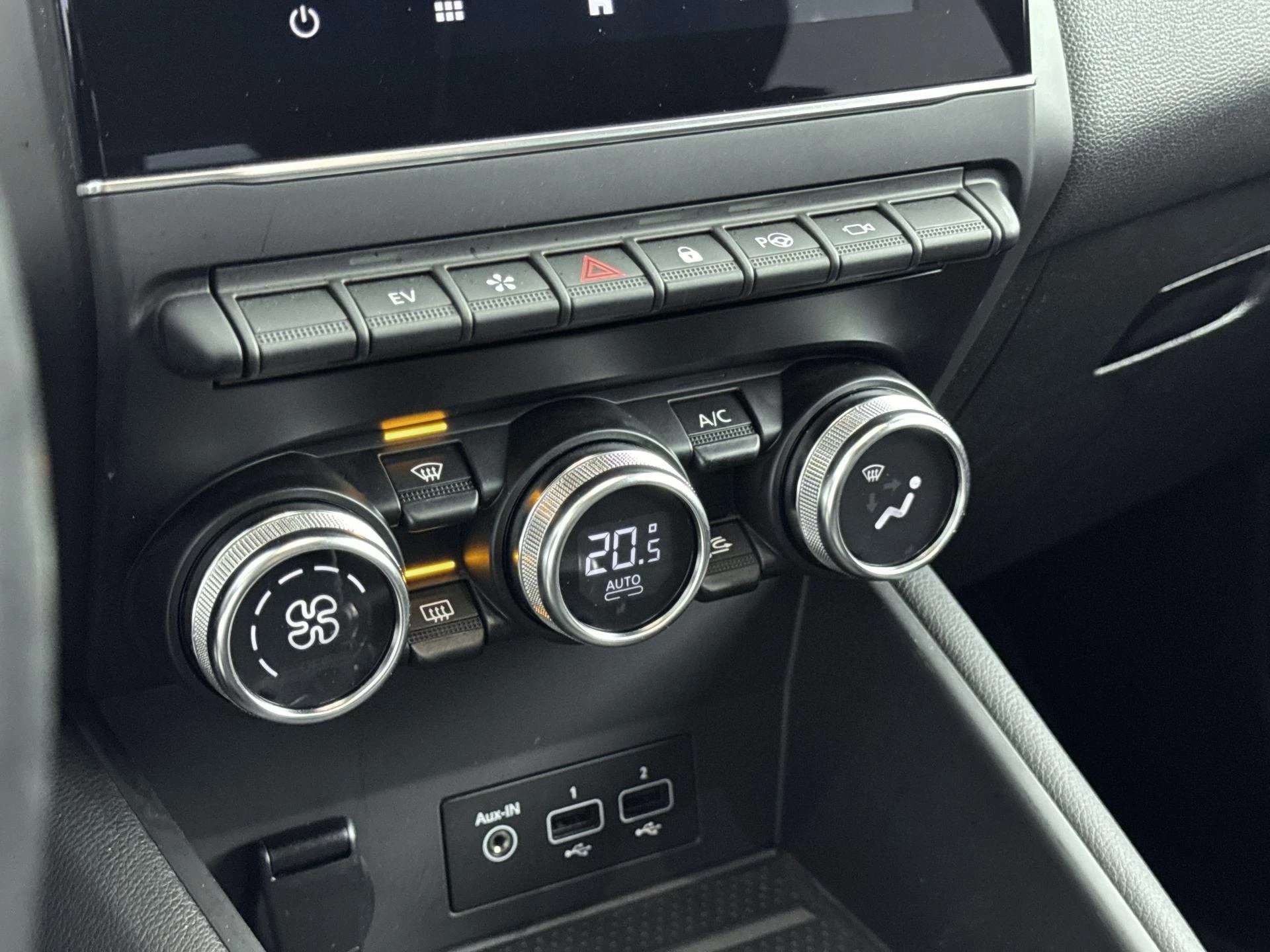 Renault-Captur-image-22