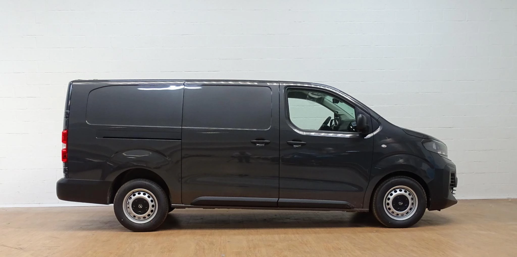 Opel Vivaro 2.2 Turbo D 180 S/S AT8 L3H1