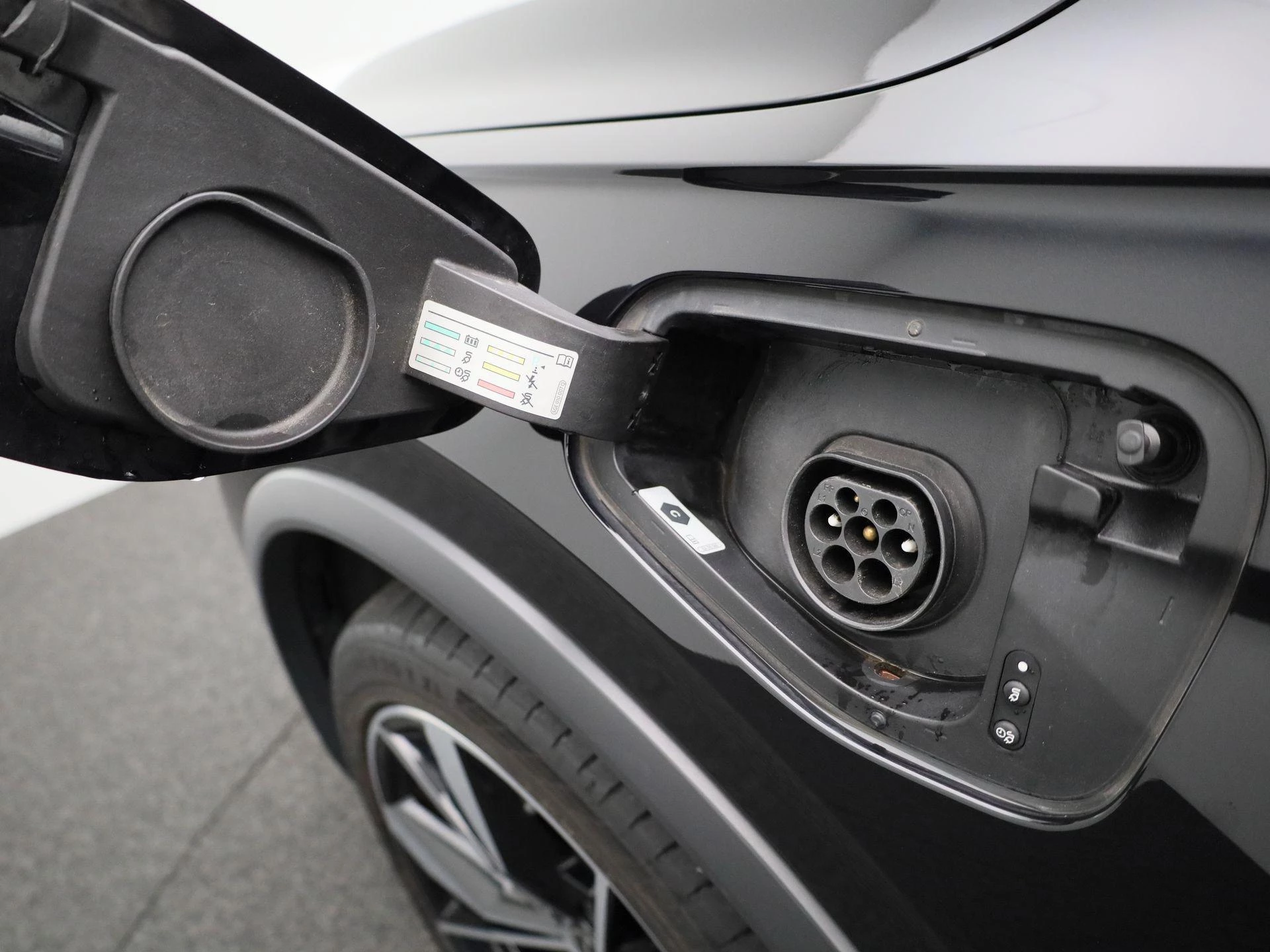 Volkswagen-Tiguan-image-15