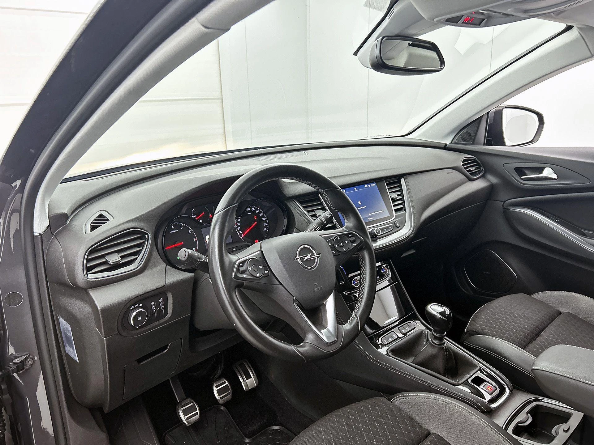 Opel-Grandland X-image-18