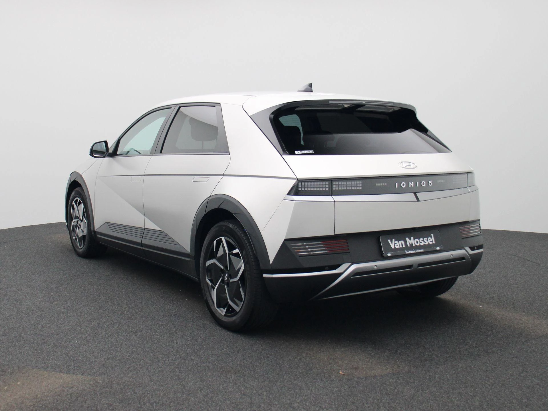 Hyundai-IONIQ 5-image-1