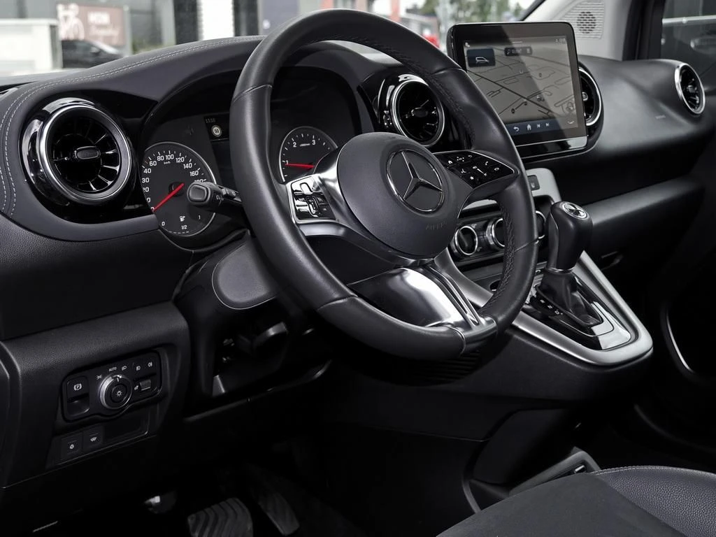 Mercedes-Benz-T-Klasse 180 d-image-9