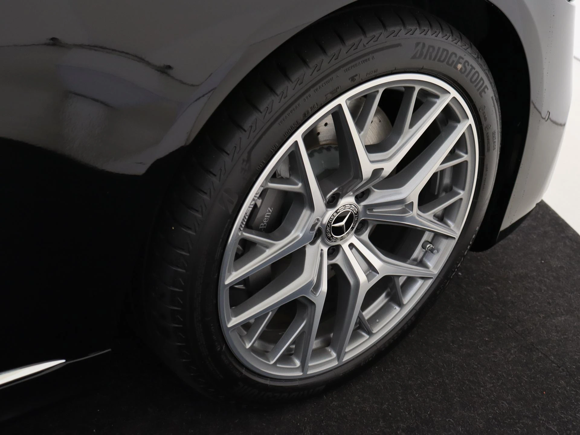 Mercedes-Benz-S-Klasse-image-30