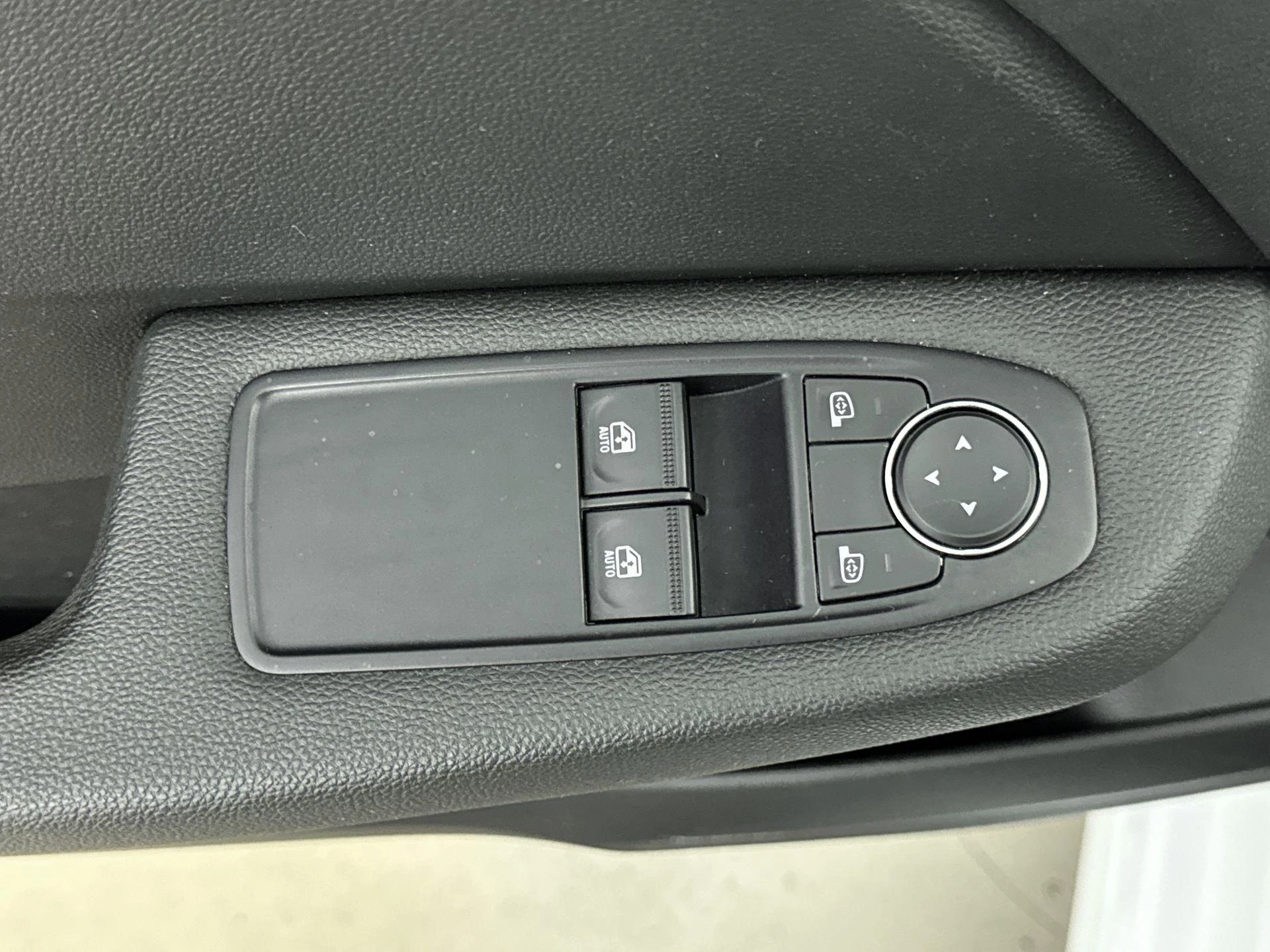 Renault-Clio-image-19