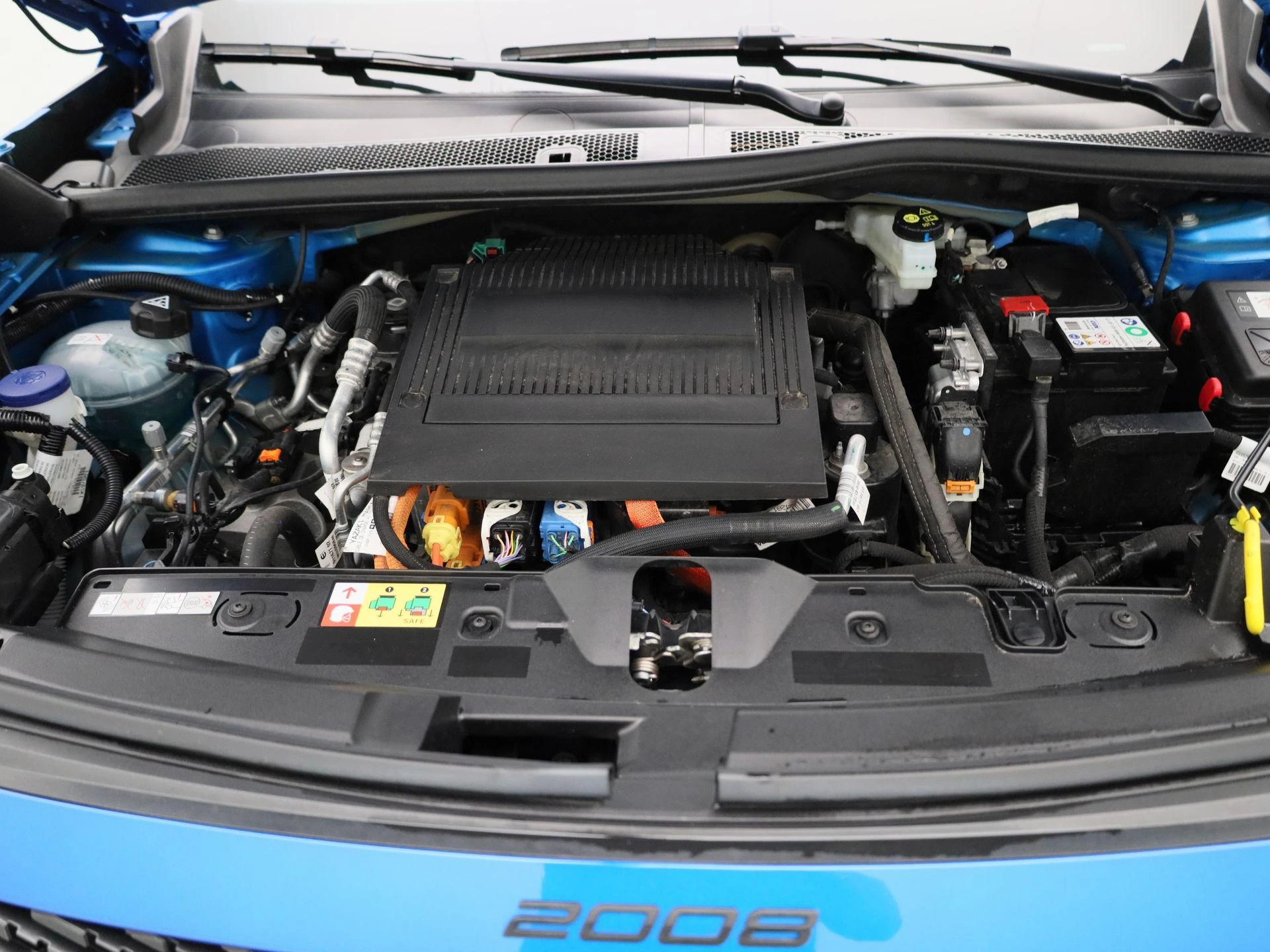 Peugeot-e-2008-image-30