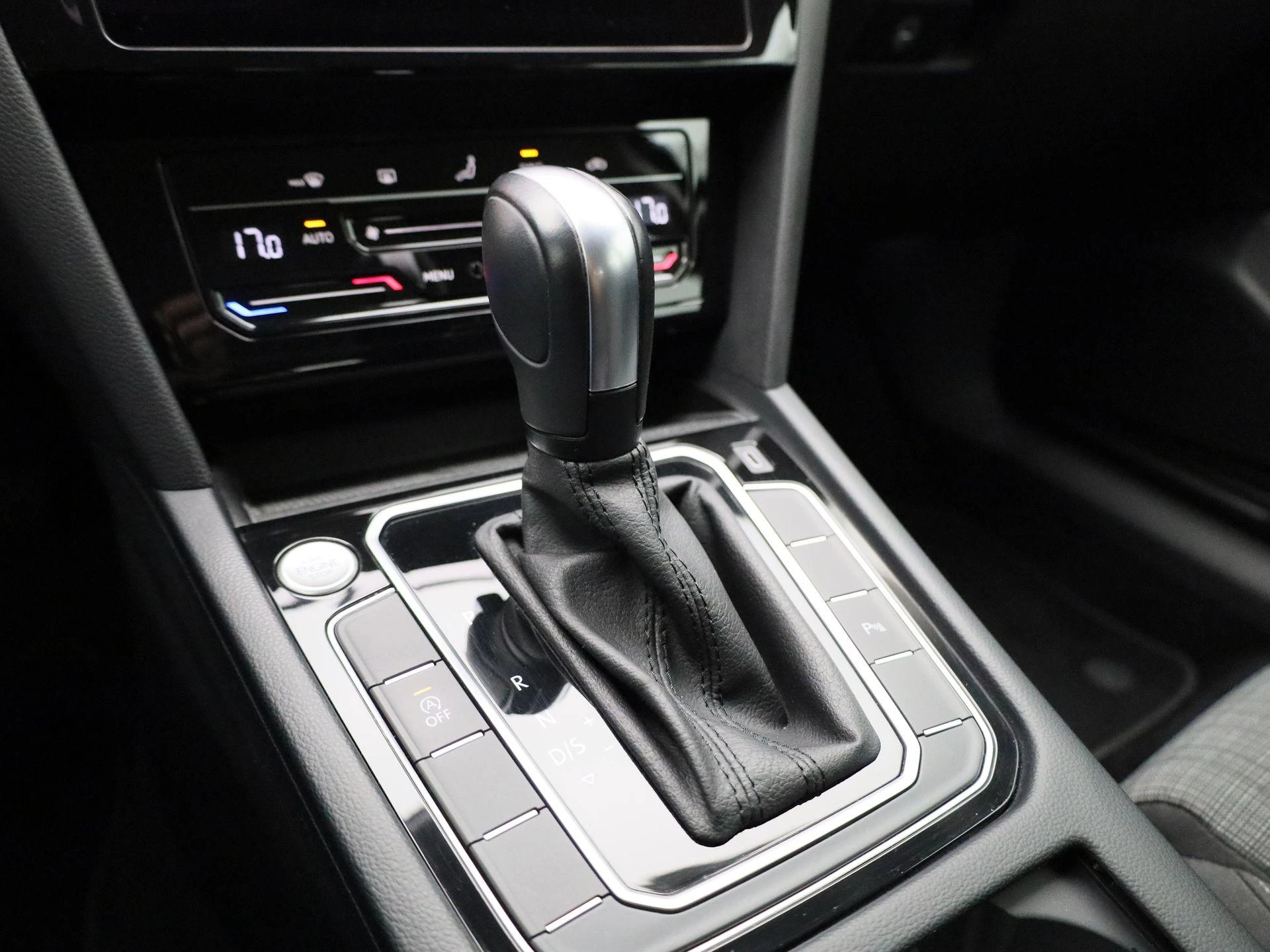 Volkswagen-Passat-image-22