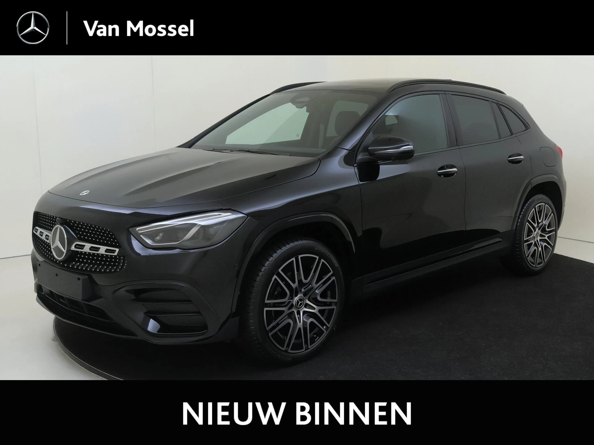 Mercedes-Benz-GLA-image-0