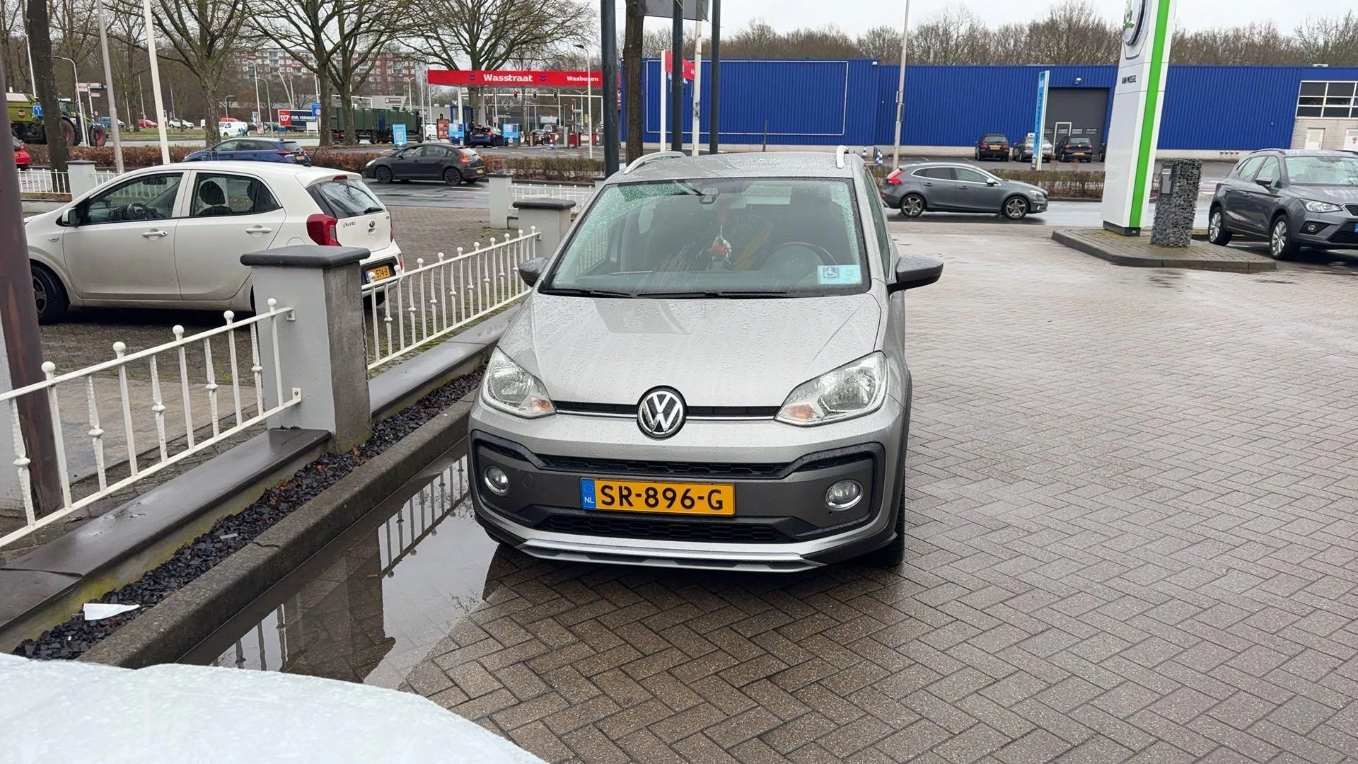Volkswagen-up!-image-5