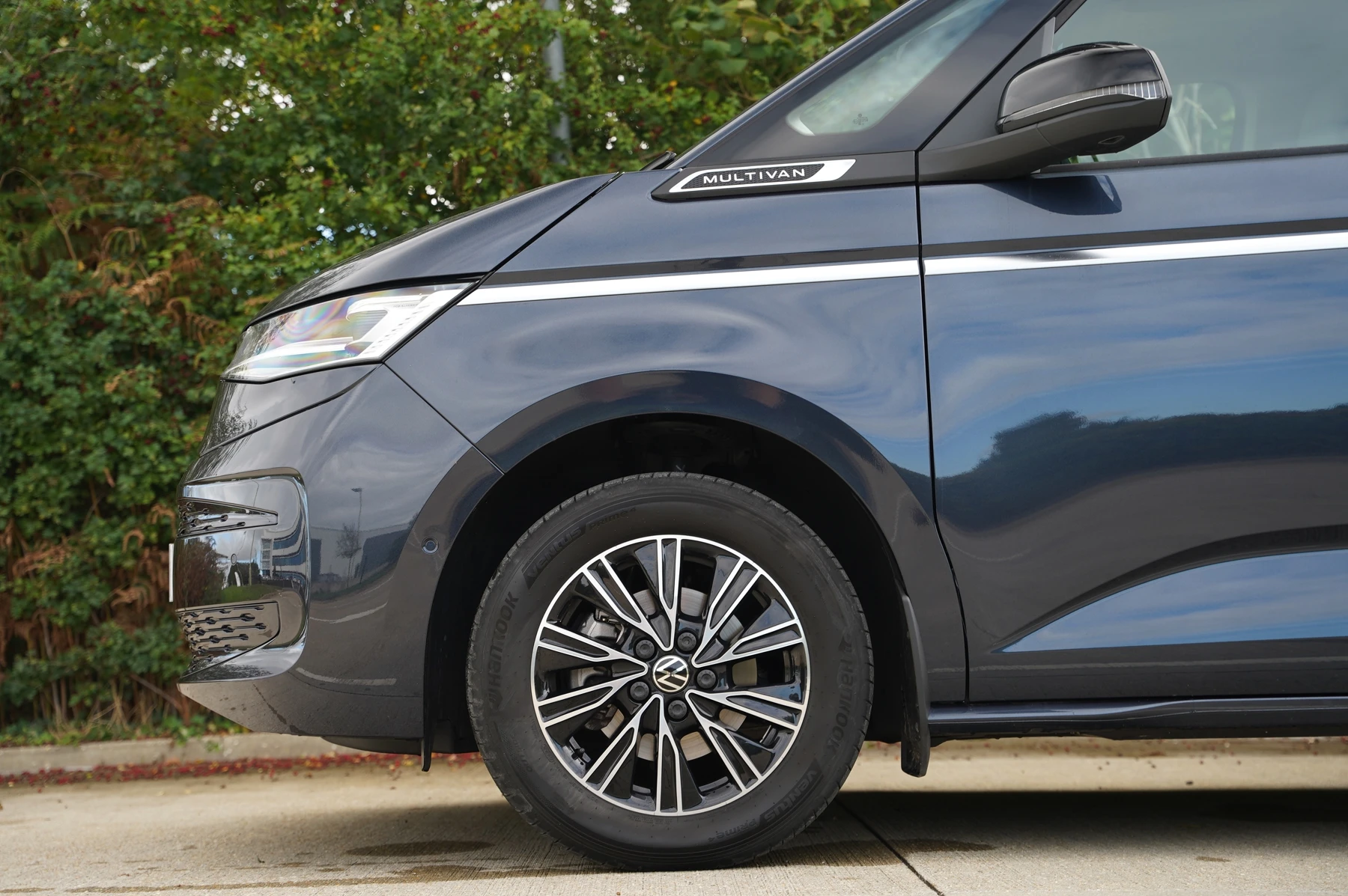 Volkswagen-Multivan-image-4