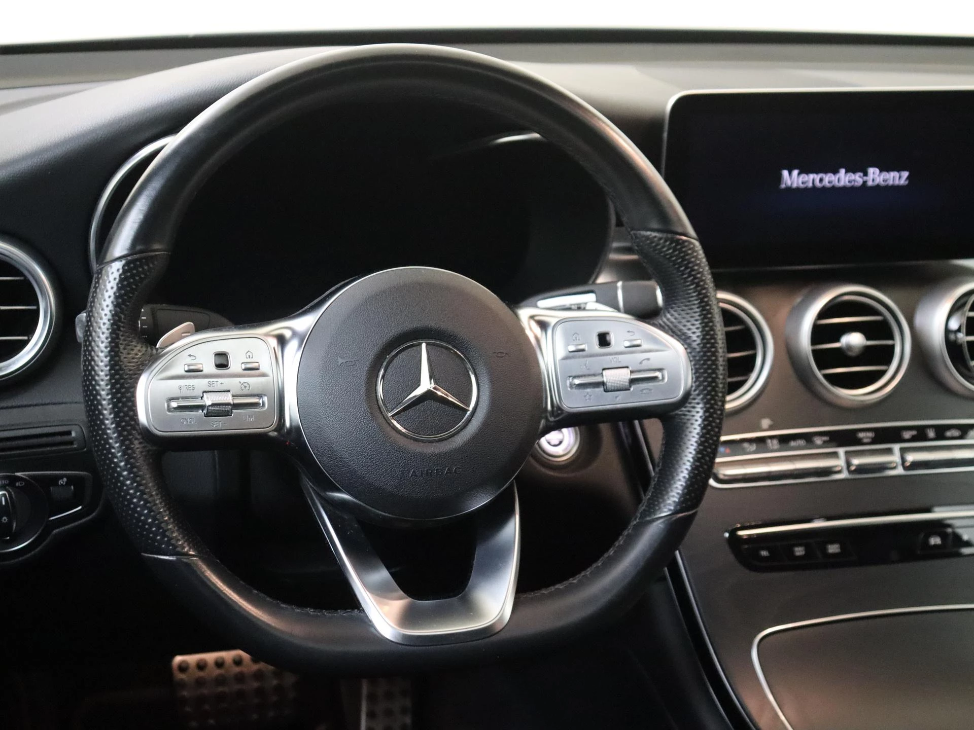 Mercedes-Benz-GLC-image-10