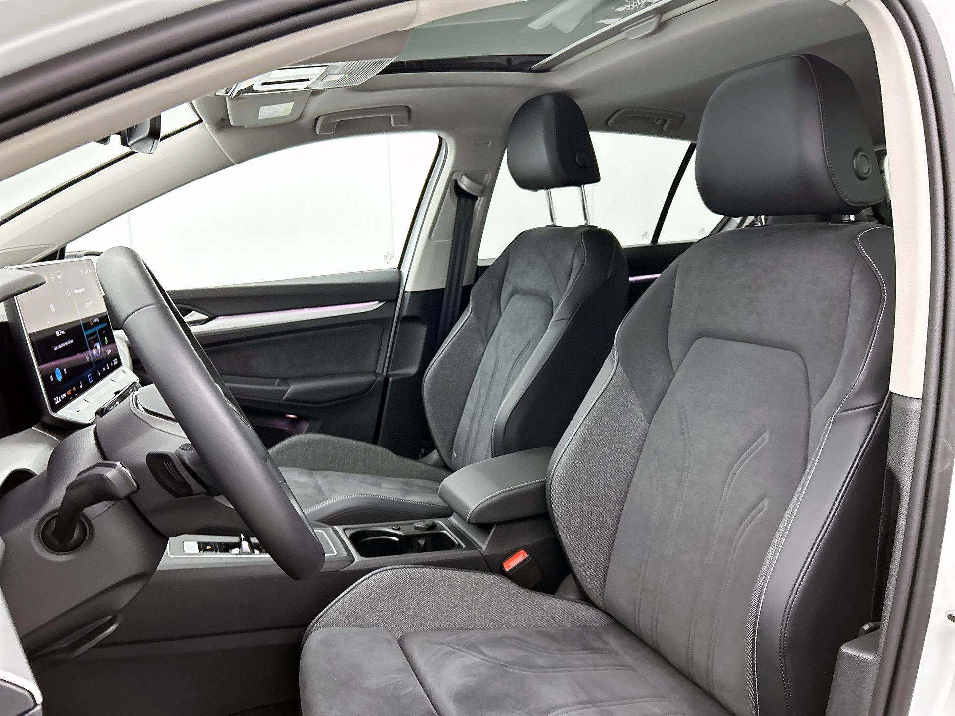 Volkswagen-Golf-image-29