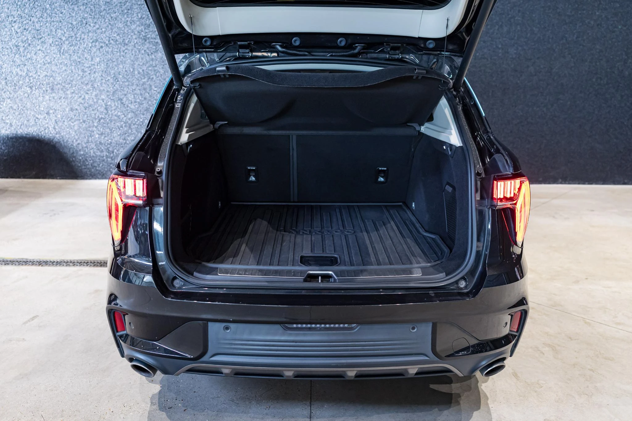Lynk & Co-01-image-12