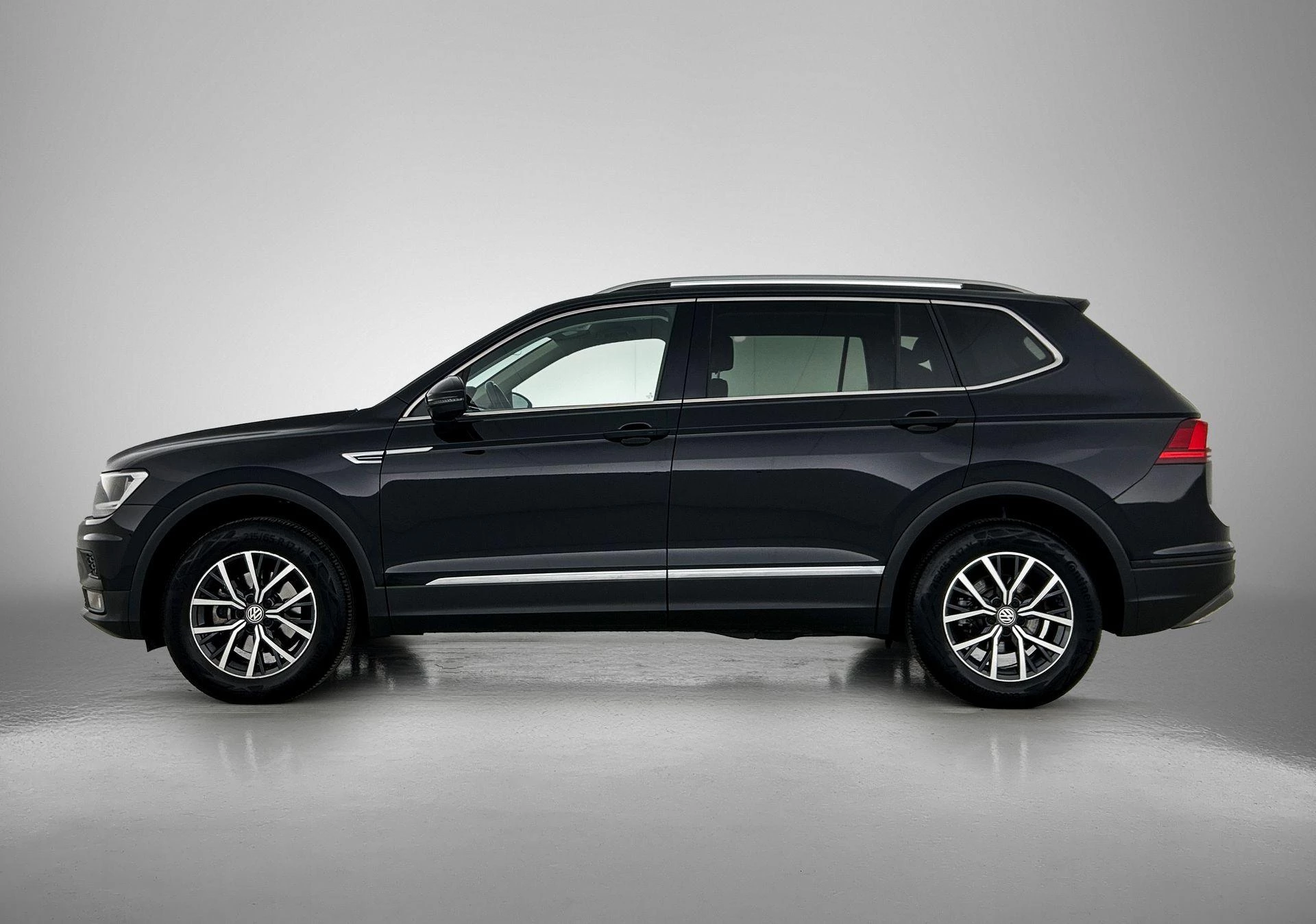 Volkswagen-Tiguan Allspace-image-1