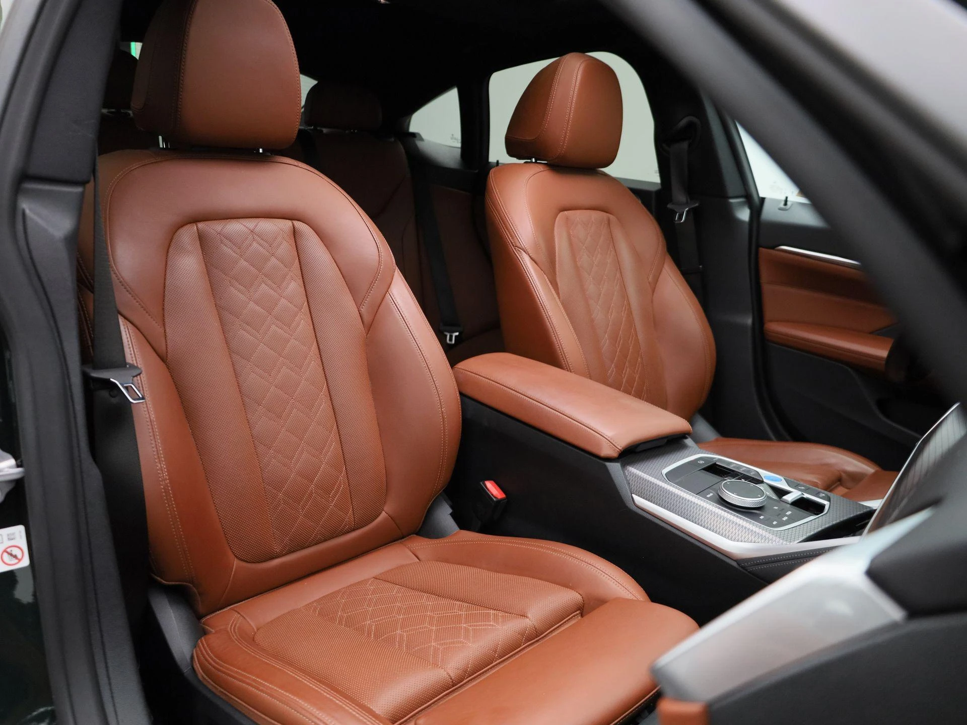 BMW-i4-image-48
