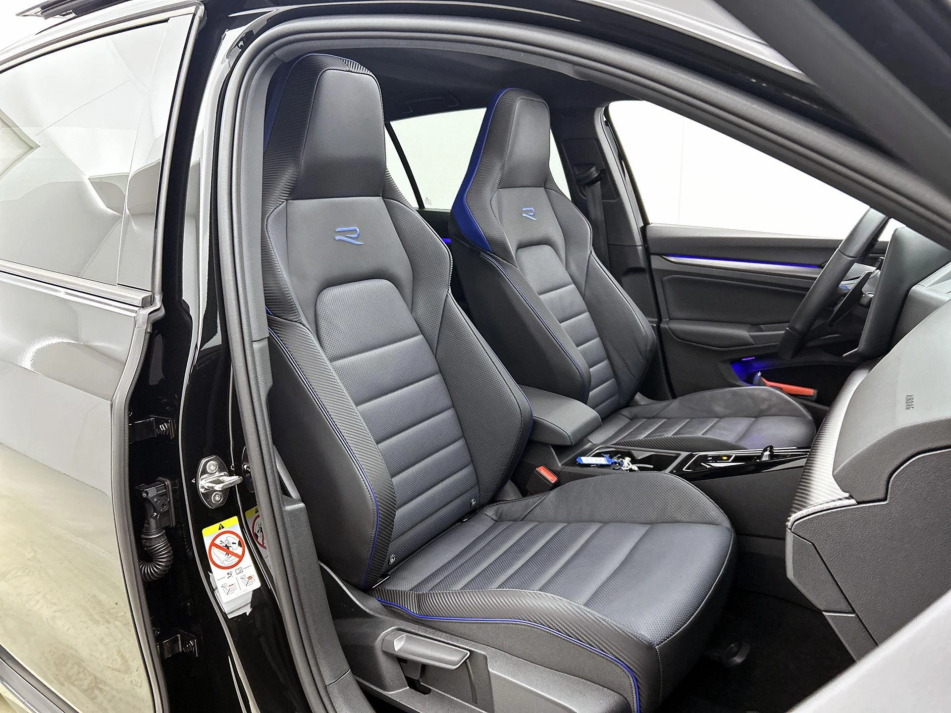 Volkswagen-Golf-image-41