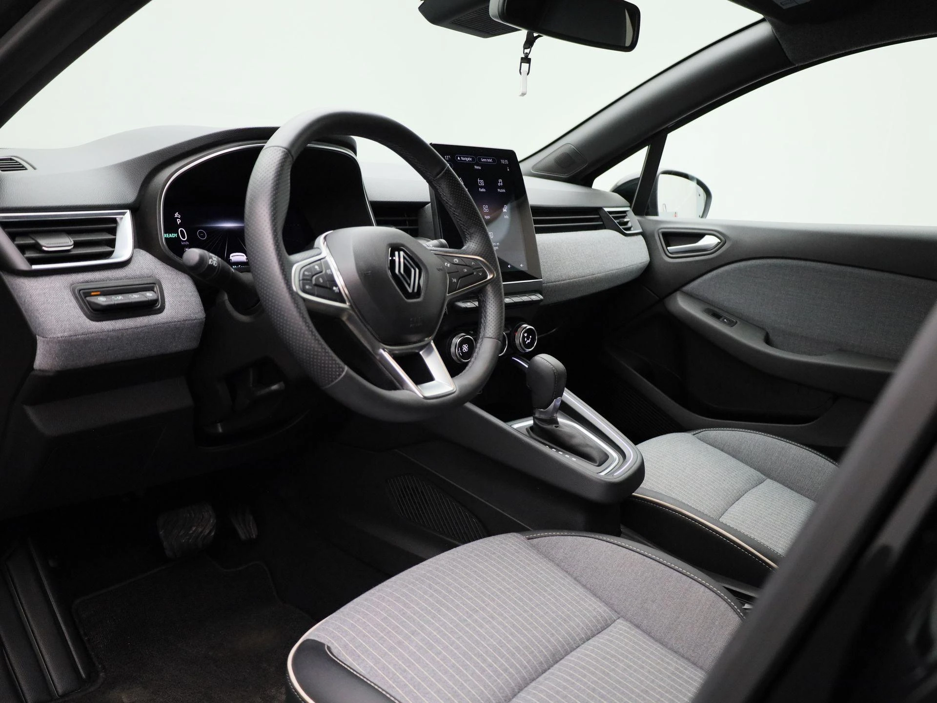 Renault Clio - 28
