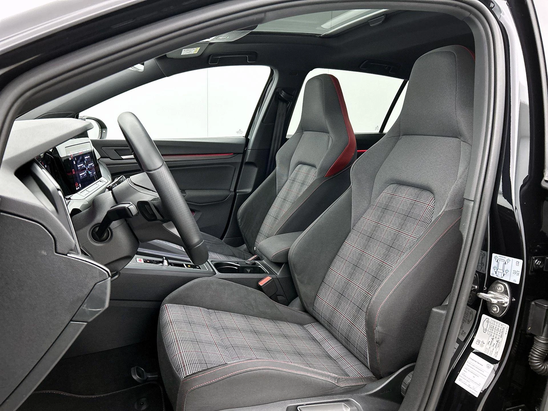 Volkswagen-Golf-image-31