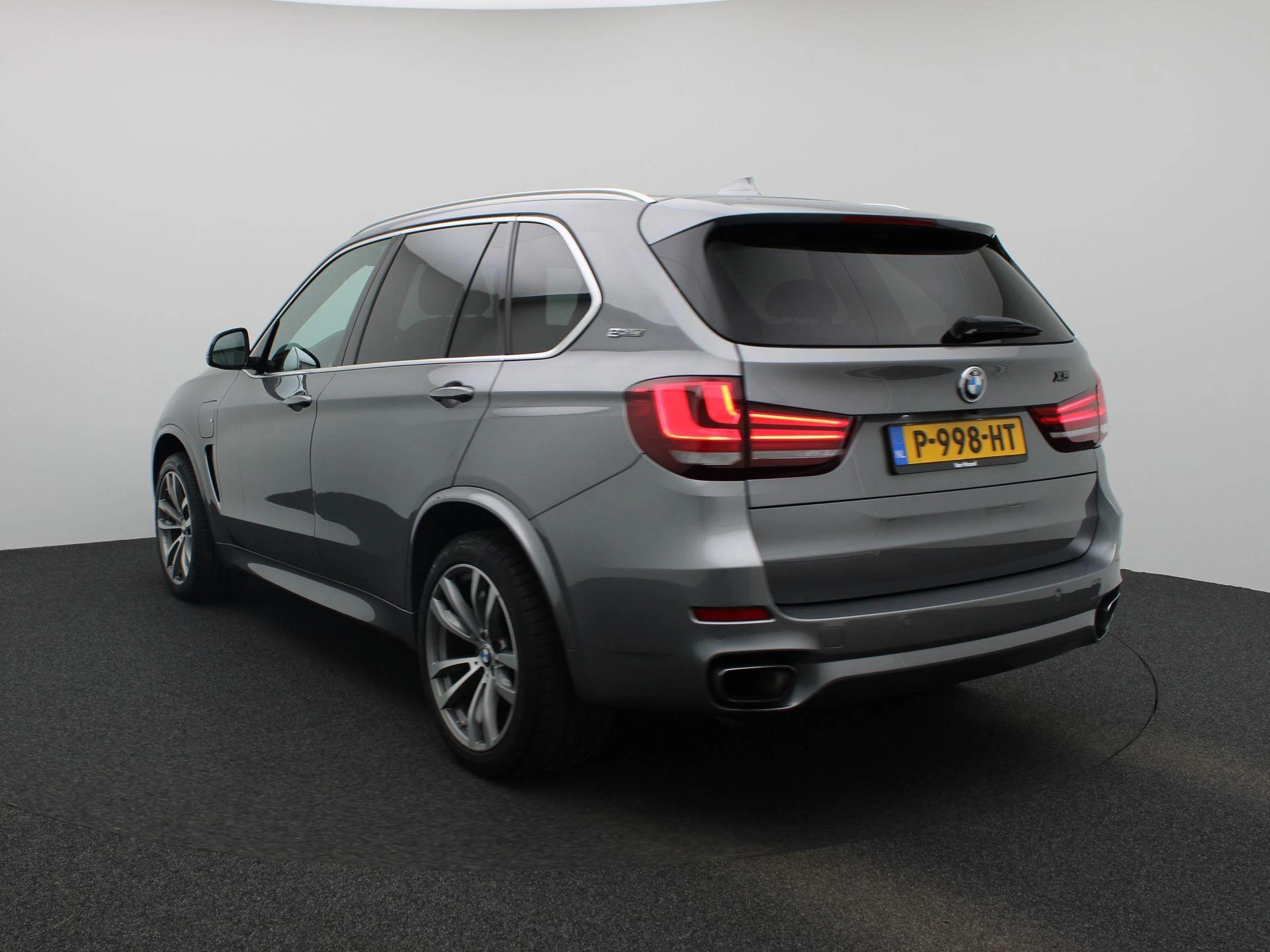 BMW-X5-image-1