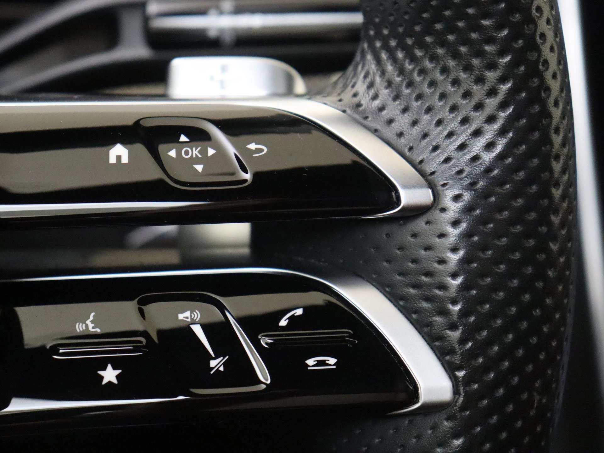 Mercedes-Benz-C-Klasse-image-13