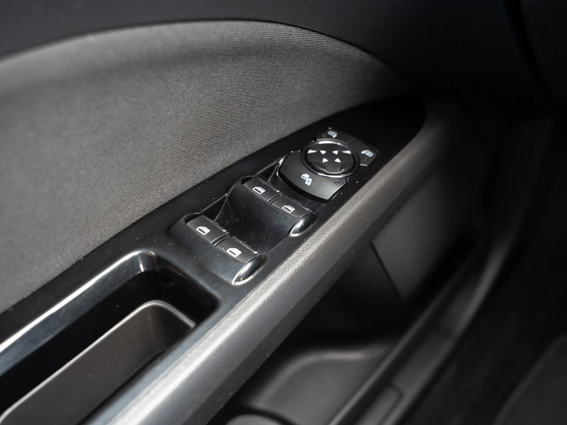 Ford-Mondeo-image-12