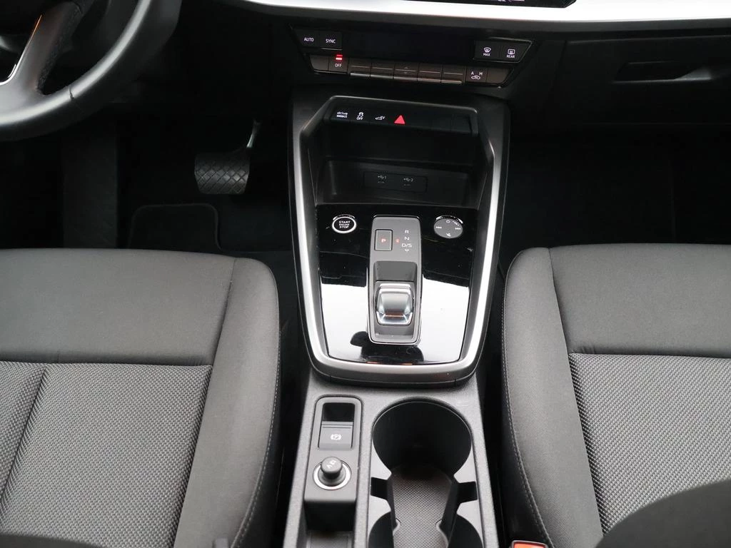Audi A3 Sportback PHEV Audi A3 Sportback PHEV Attraction 40TFSIe 204PK *AUTOMAAT*NAVI*PDC ACHTER*APP-CONNECT*VIRTUAL COCKPIT*...*