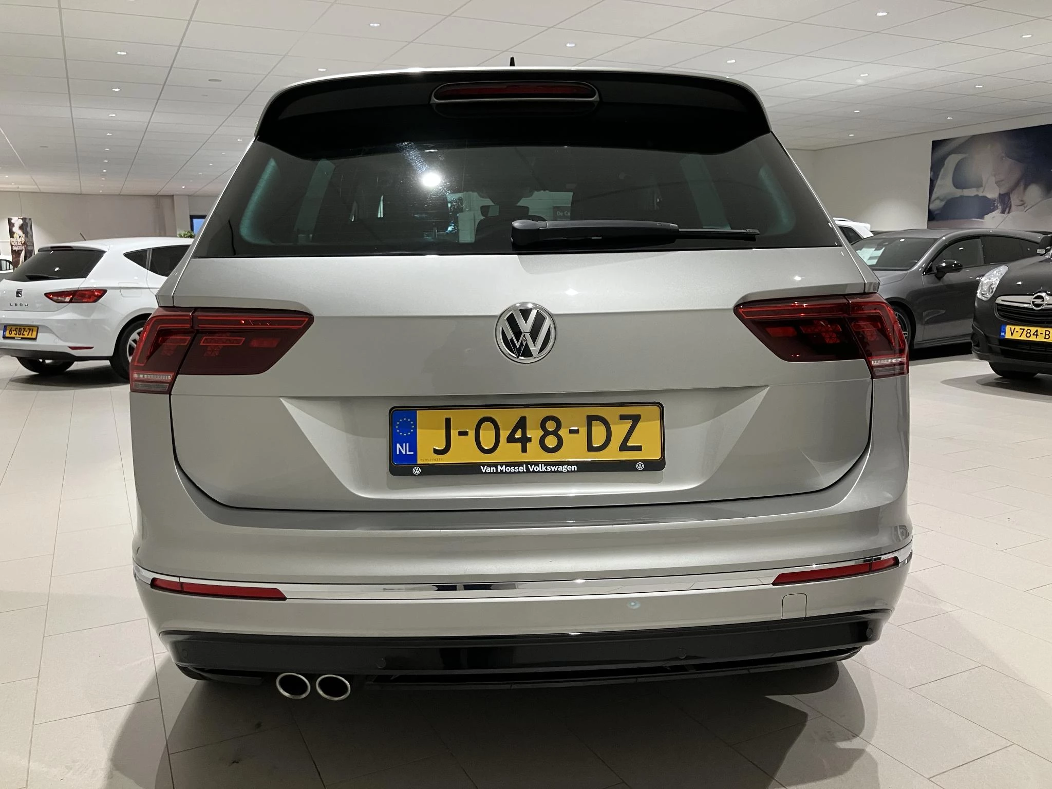 Volkswagen-Tiguan-image-8