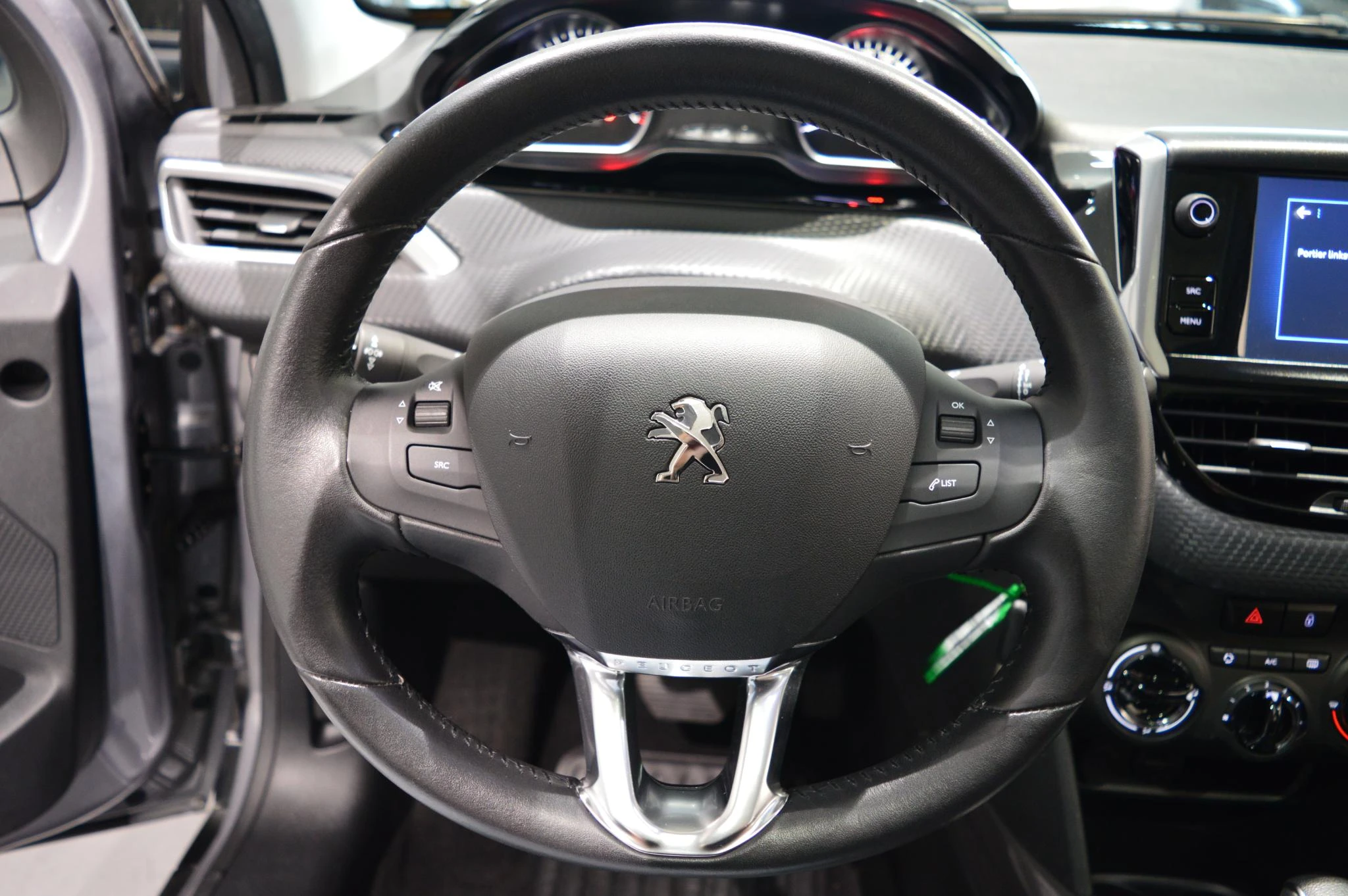 Peugeot-2008-image-12