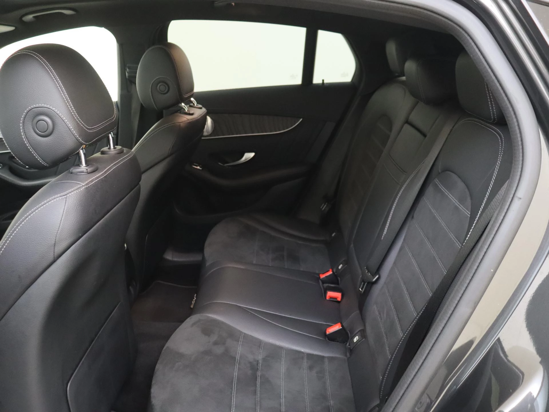 Mercedes-Benz-GLC-image-10