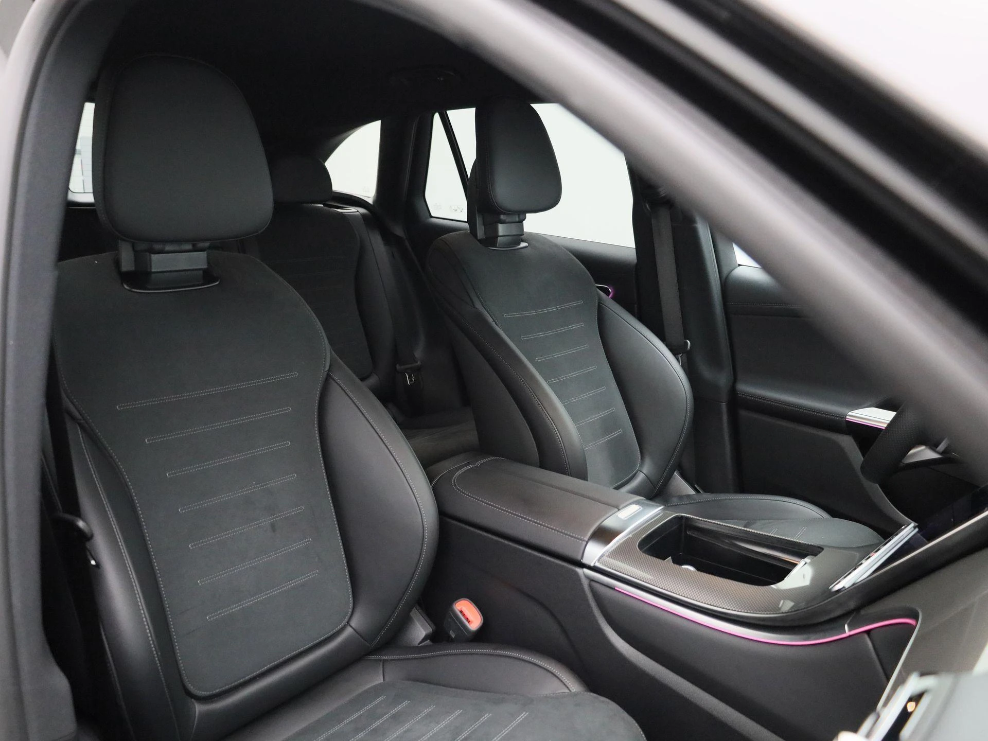 Mercedes-Benz-GLC-image-44