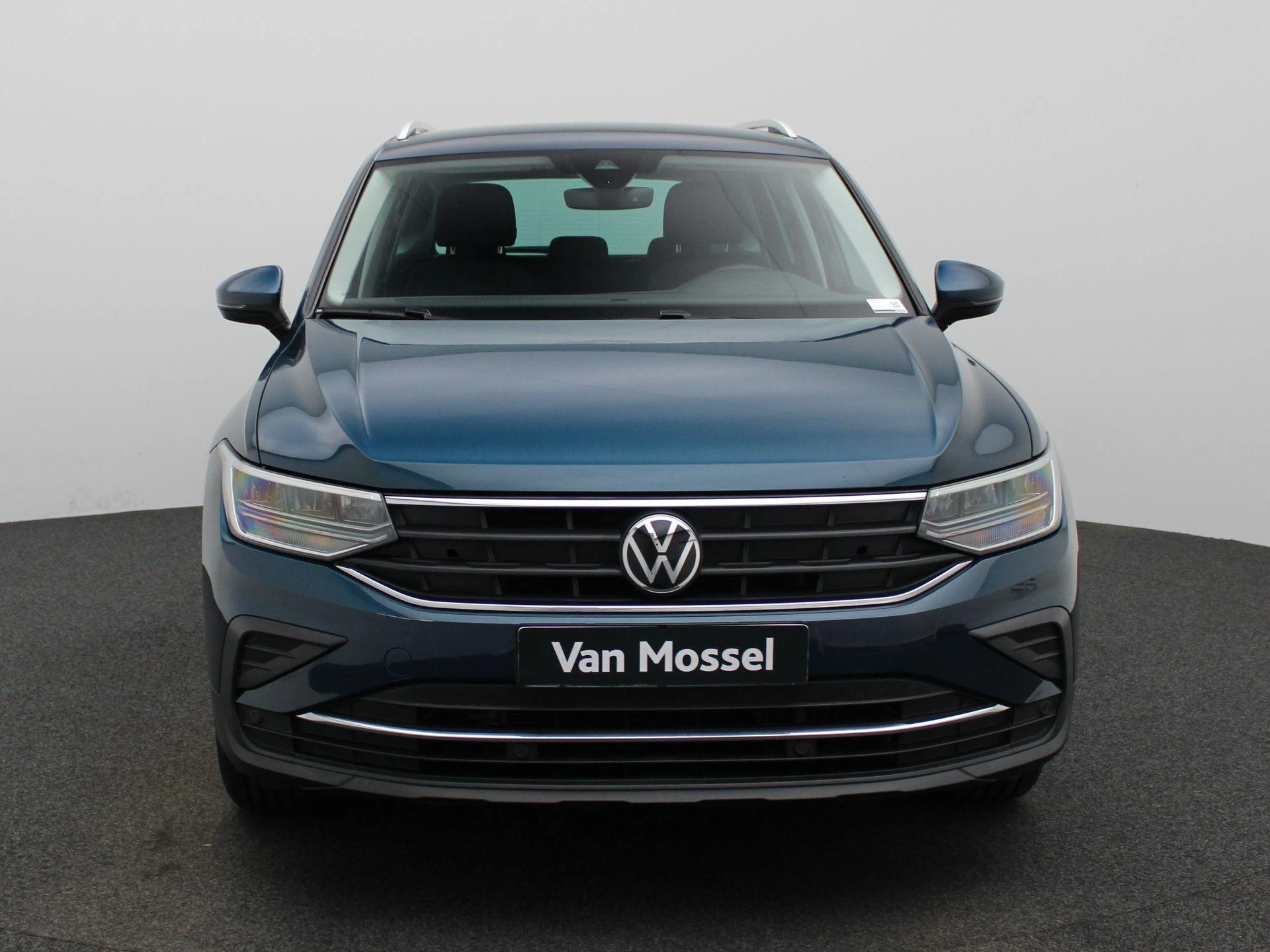 Volkswagen-Tiguan-image-2