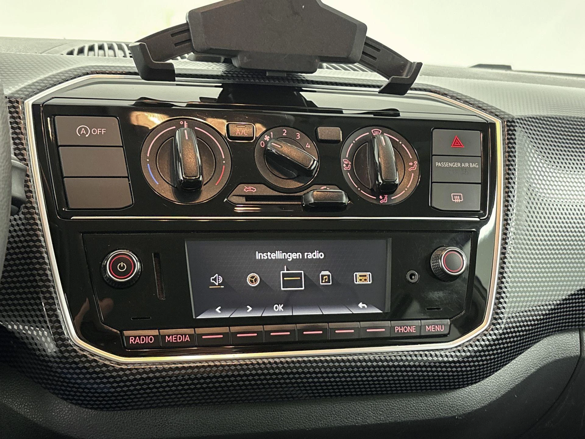 Volkswagen-up!-image-5