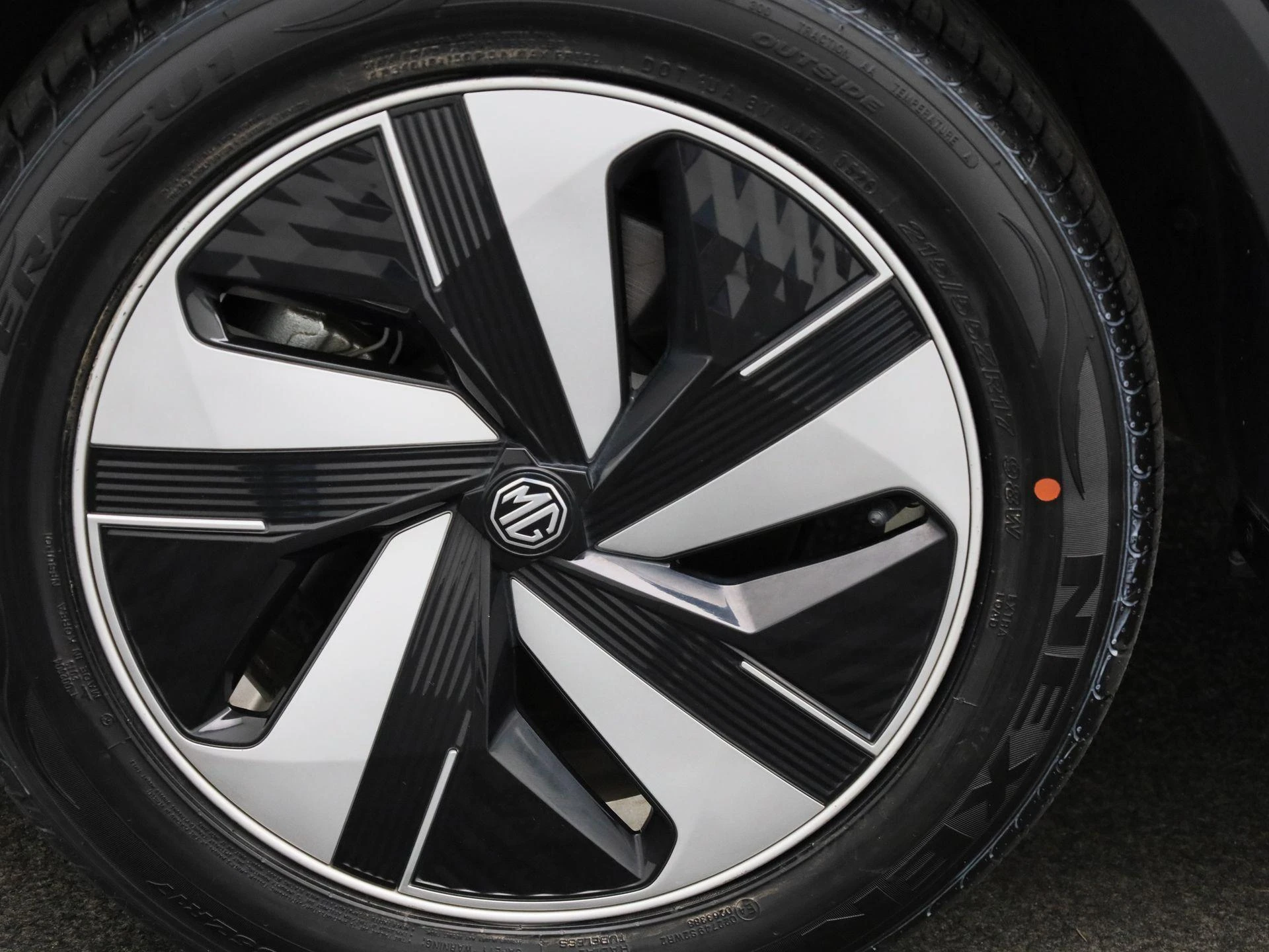 MG-ZS-image-12