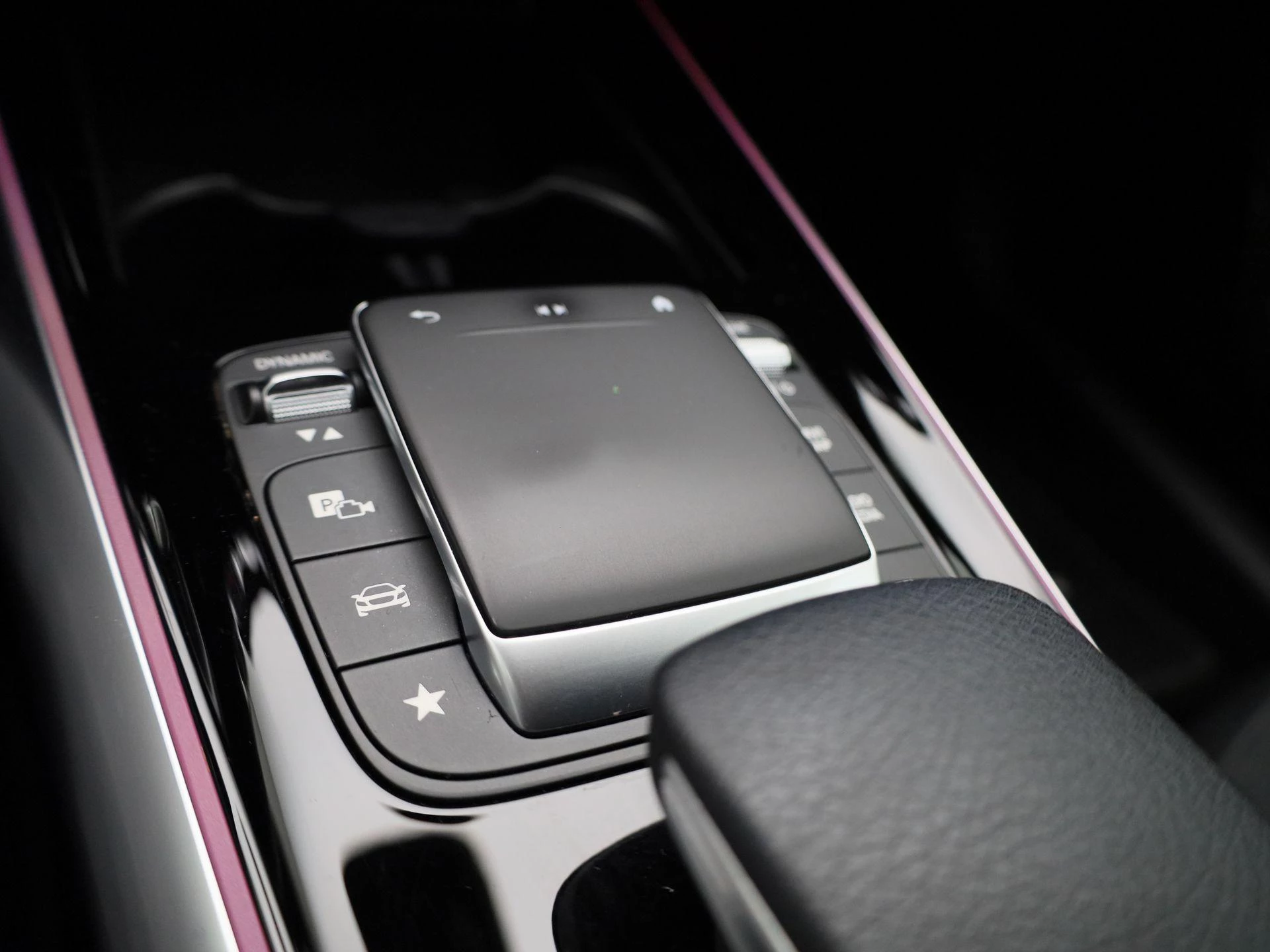 Mercedes-Benz GLA 250 e AMG Line + CARPLAY + MULTIBEAM + NIGHTPAKKET +