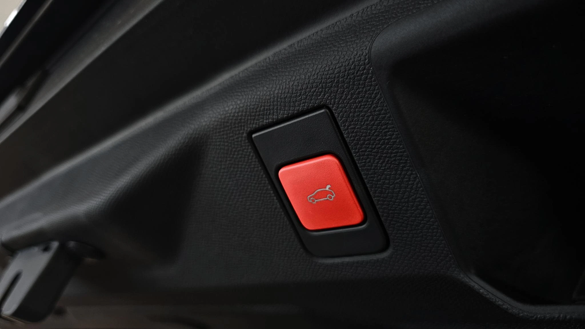 Peugeot-e-5008-image-22