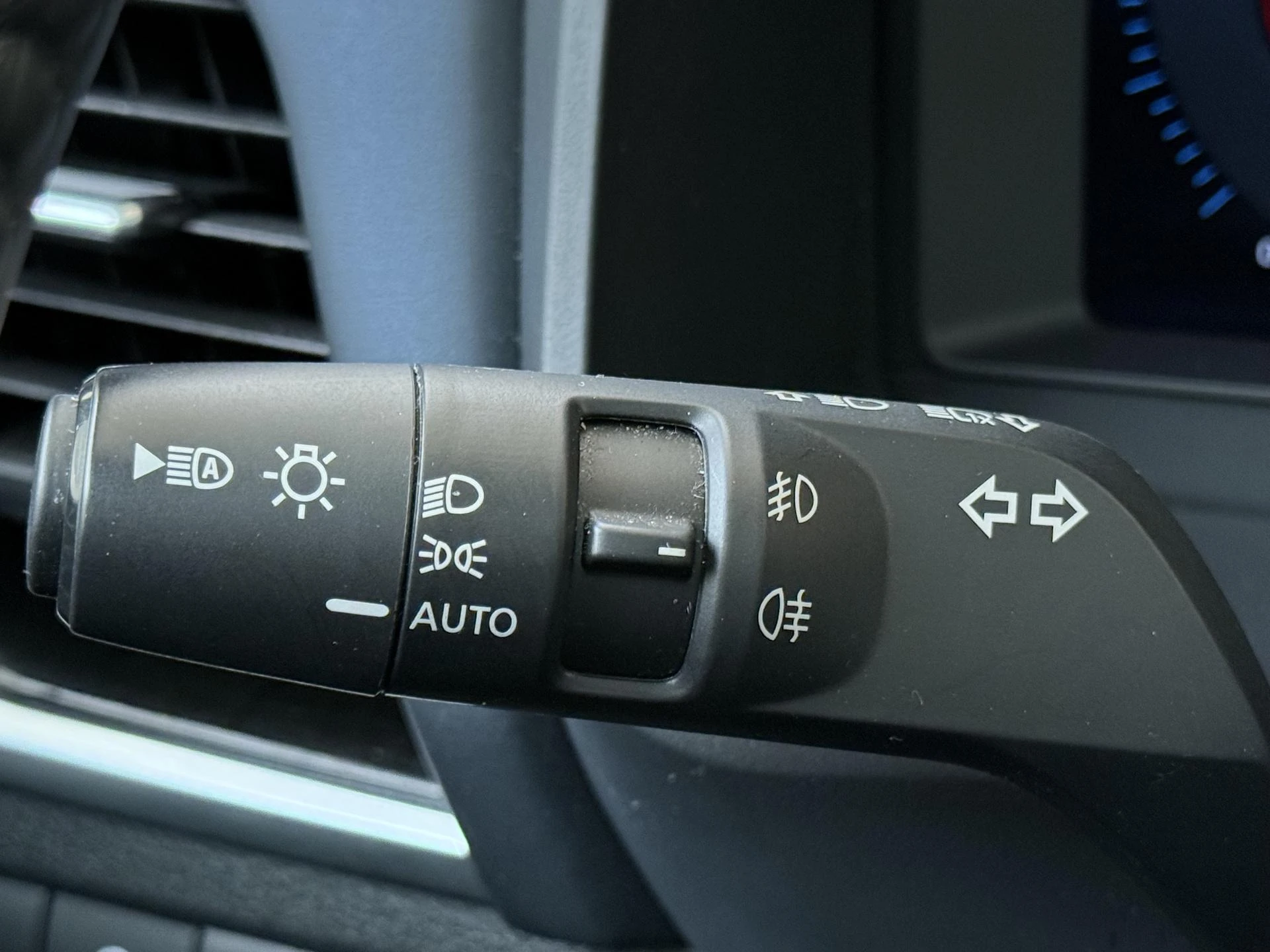 Nissan-QASHQAI-image-25