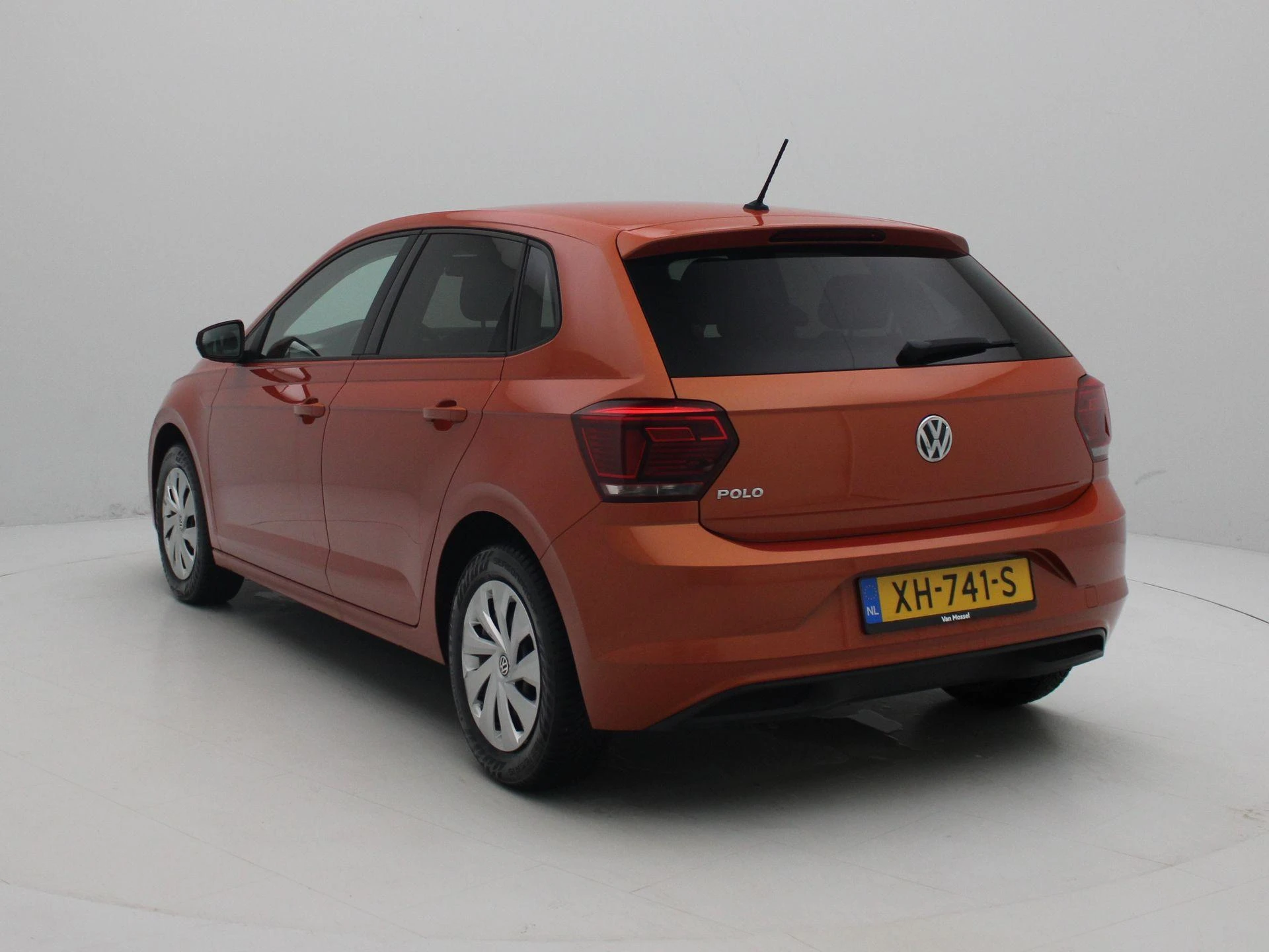 Volkswagen-Polo-image-2