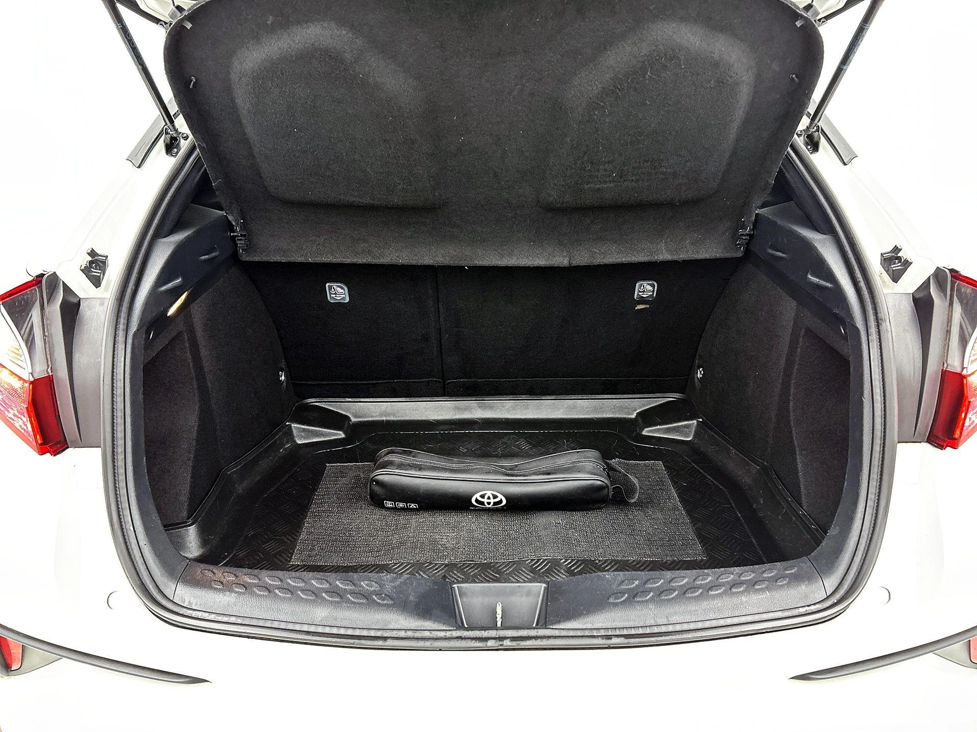 Toyota-C-HR-image-13