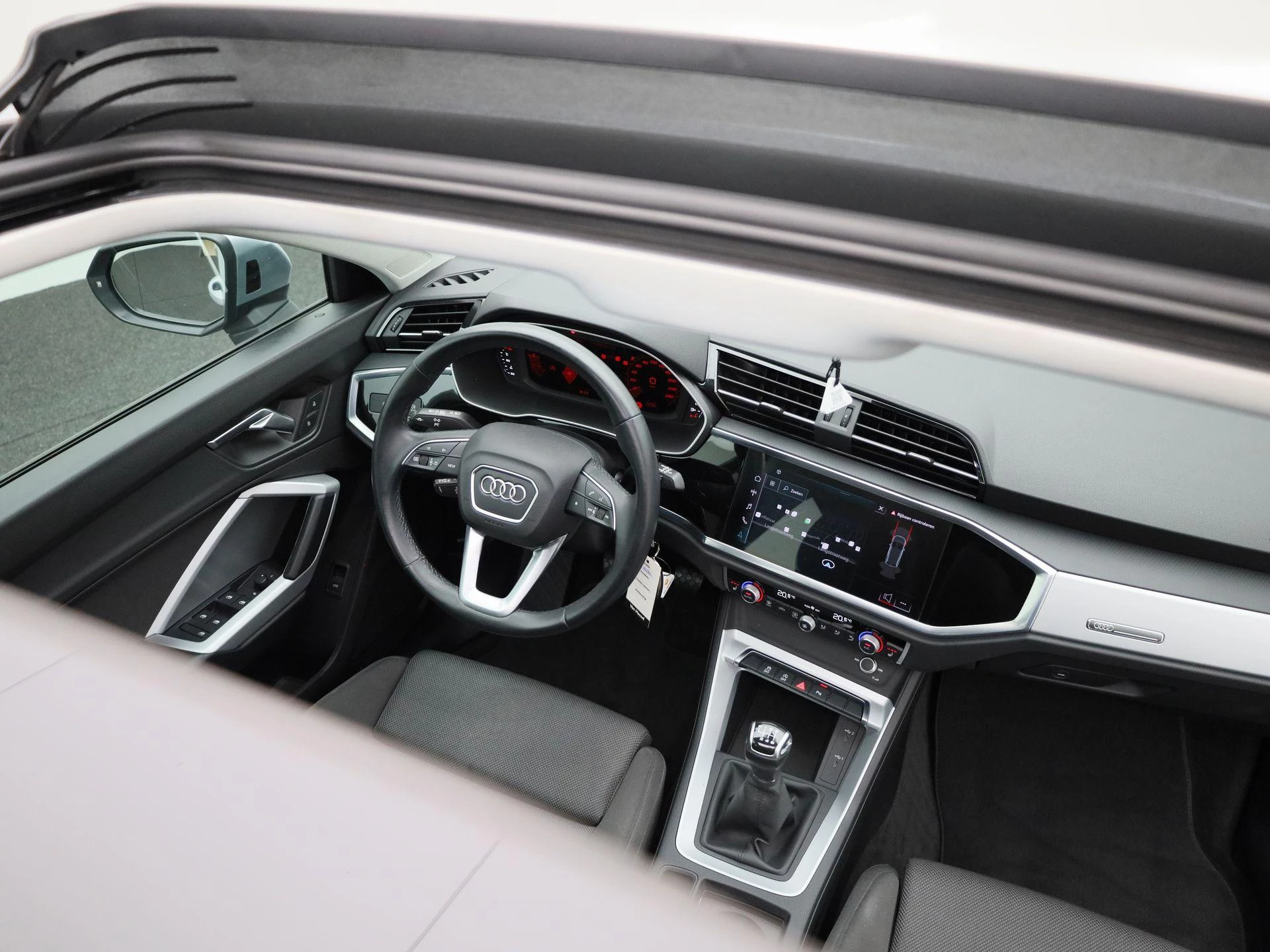 Audi-Q3-image-32