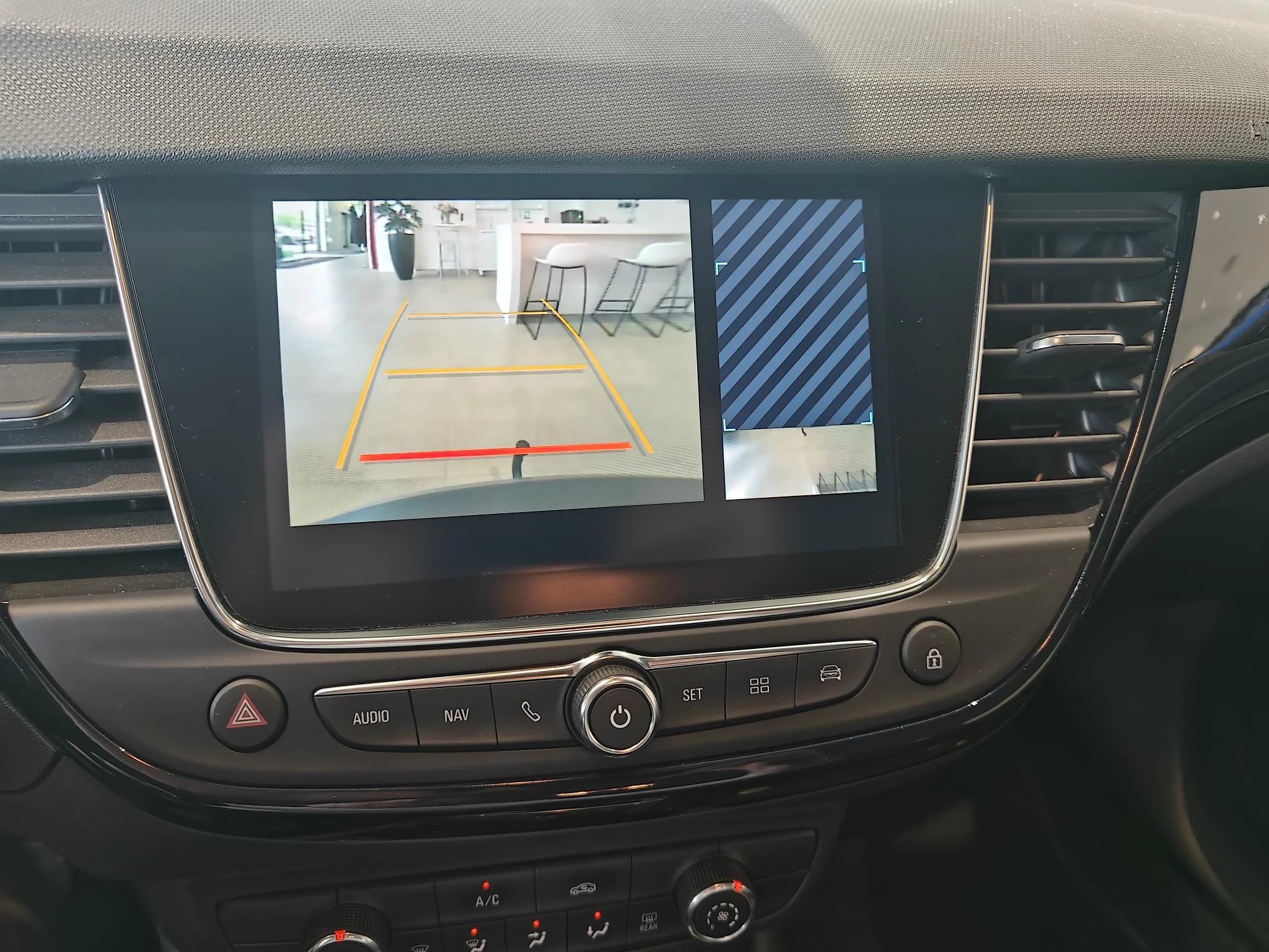 Opel-Crossland X-image-14